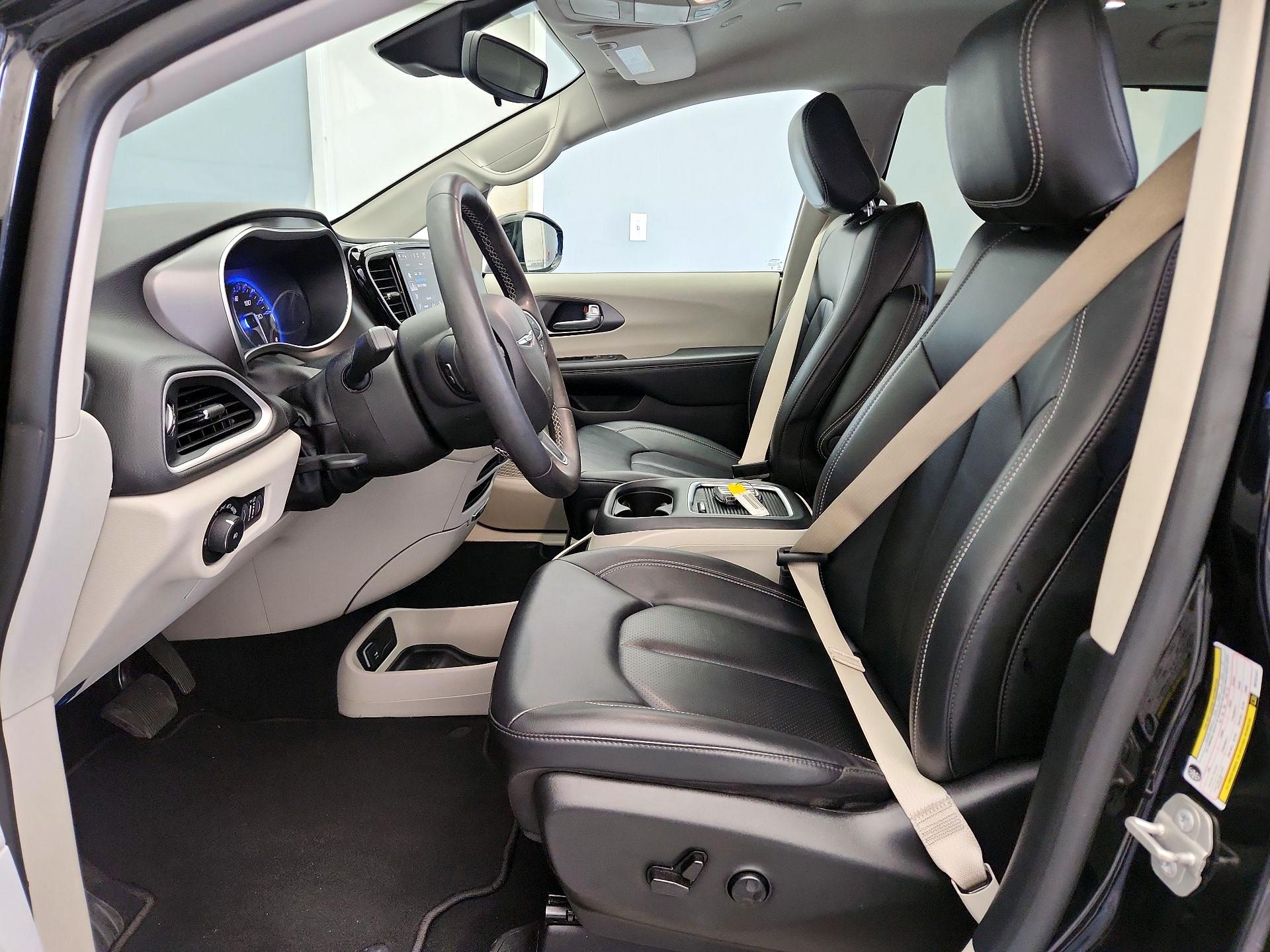 Thumbnail: 2024 Chrysler Pacifica - 11