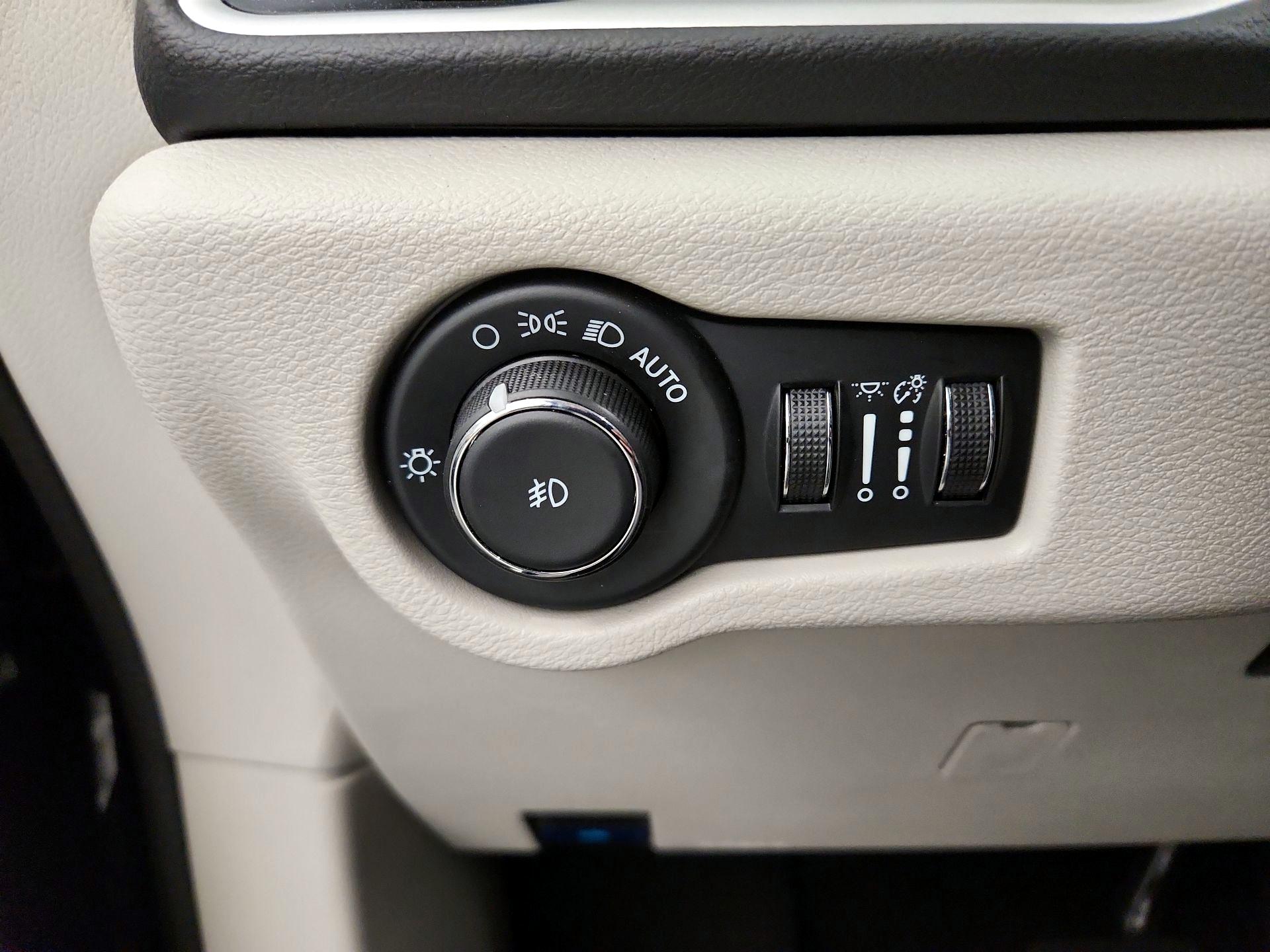 Thumbnail: 2024 Chrysler Pacifica - 13