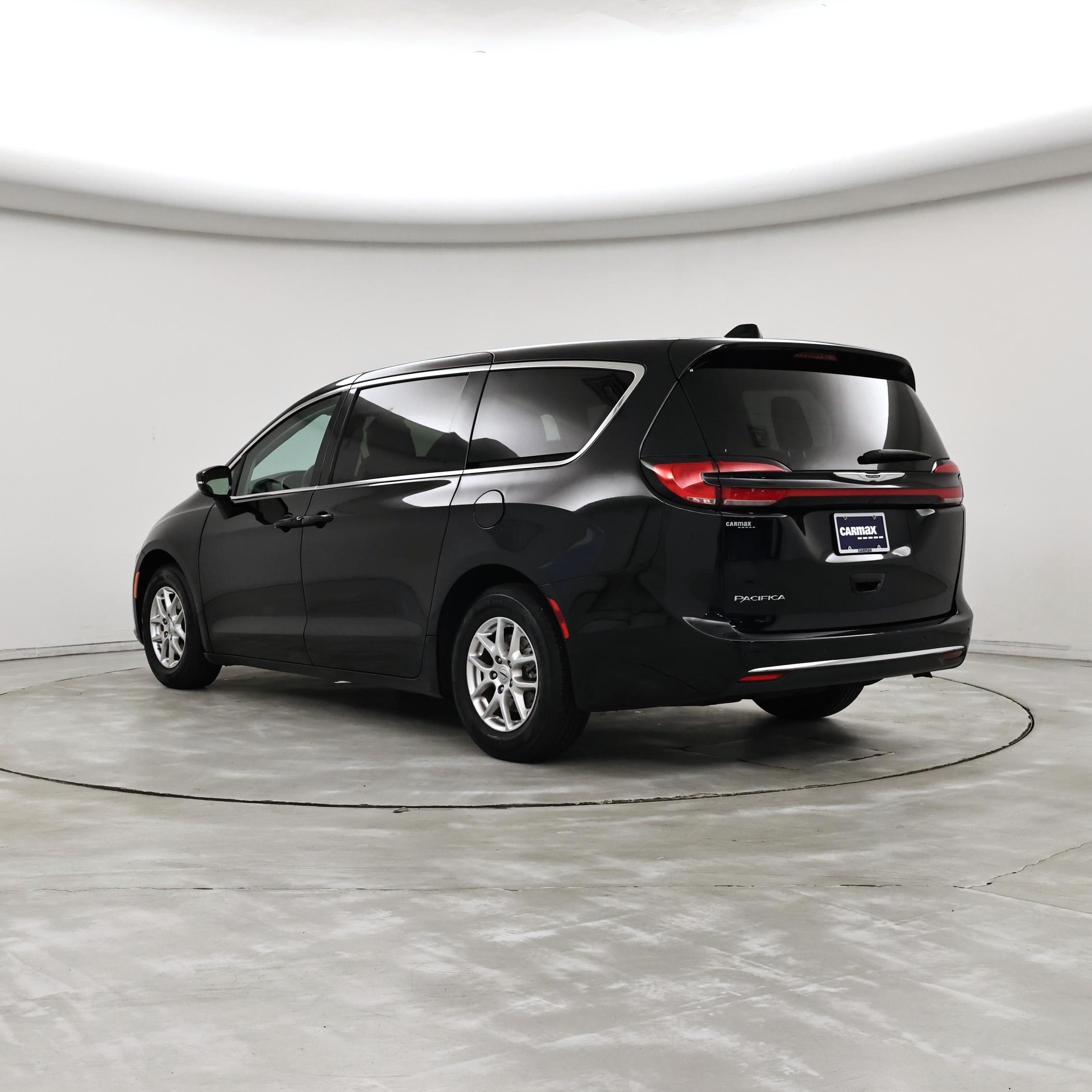 Thumbnail: 2024 Chrysler Pacifica - 2