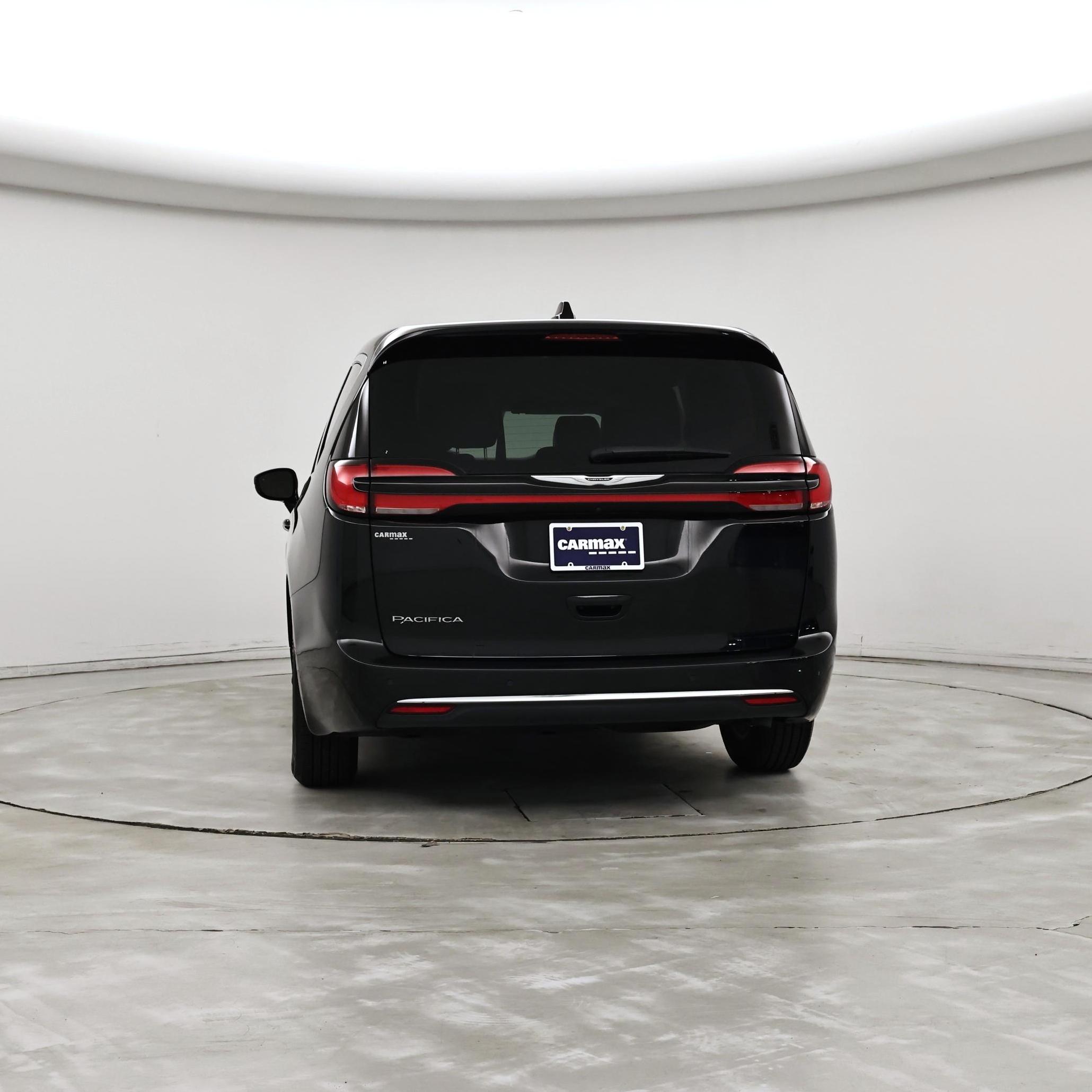 Thumbnail: 2024 Chrysler Pacifica - 6