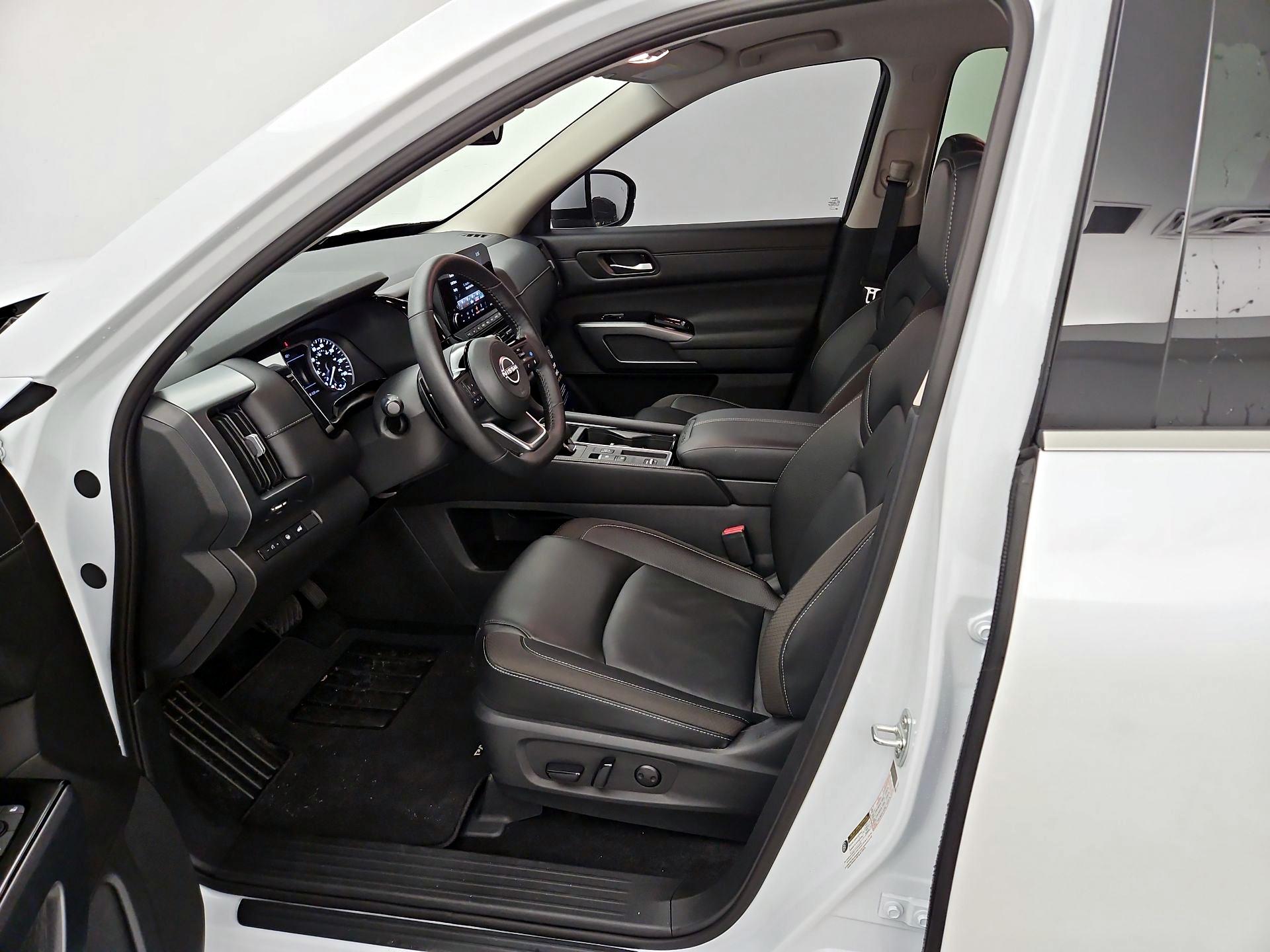 Thumbnail: 2025 Nissan Pathfinder - 11