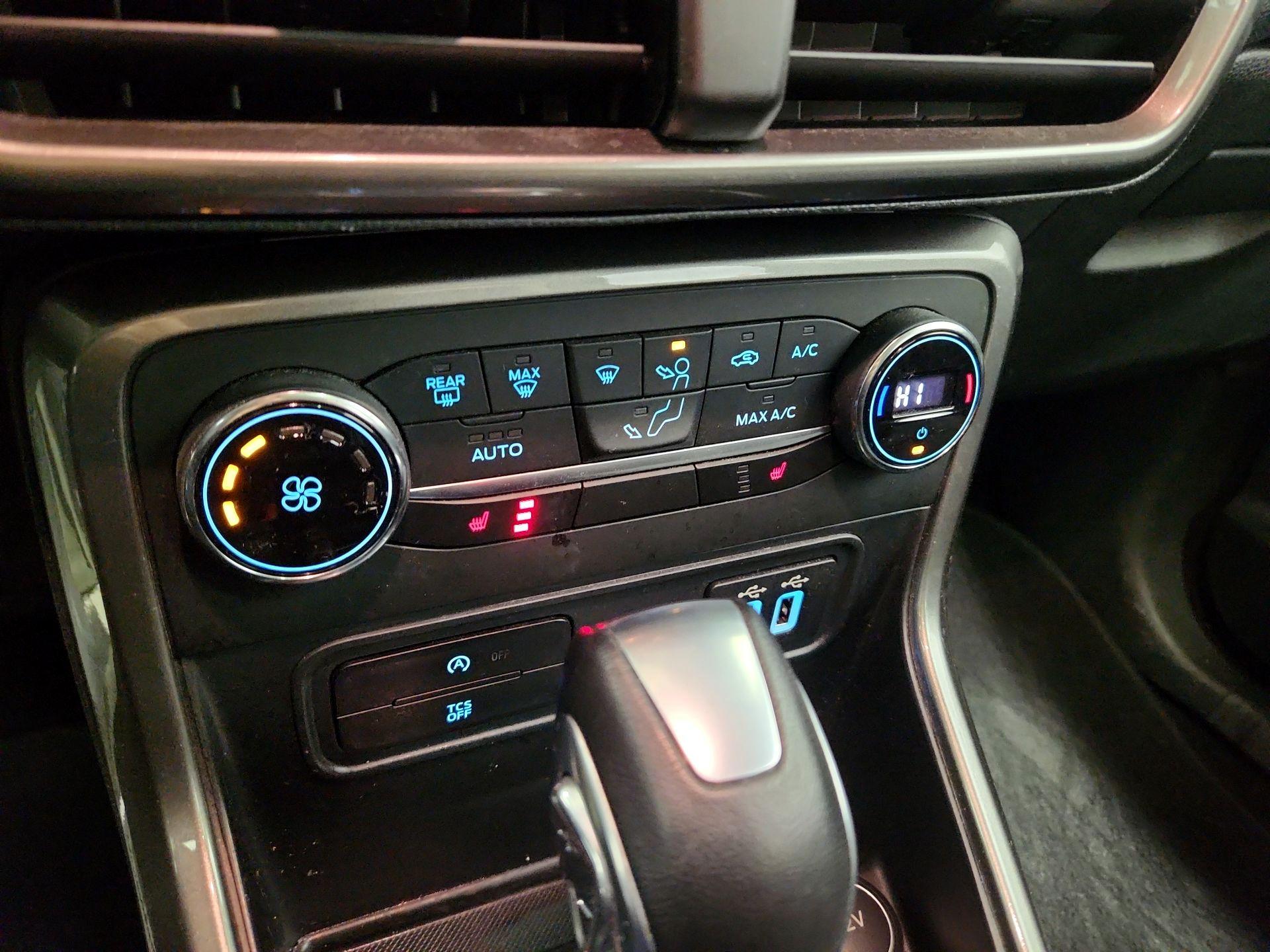 Thumbnail: 2021 Ford EcoSport - 16