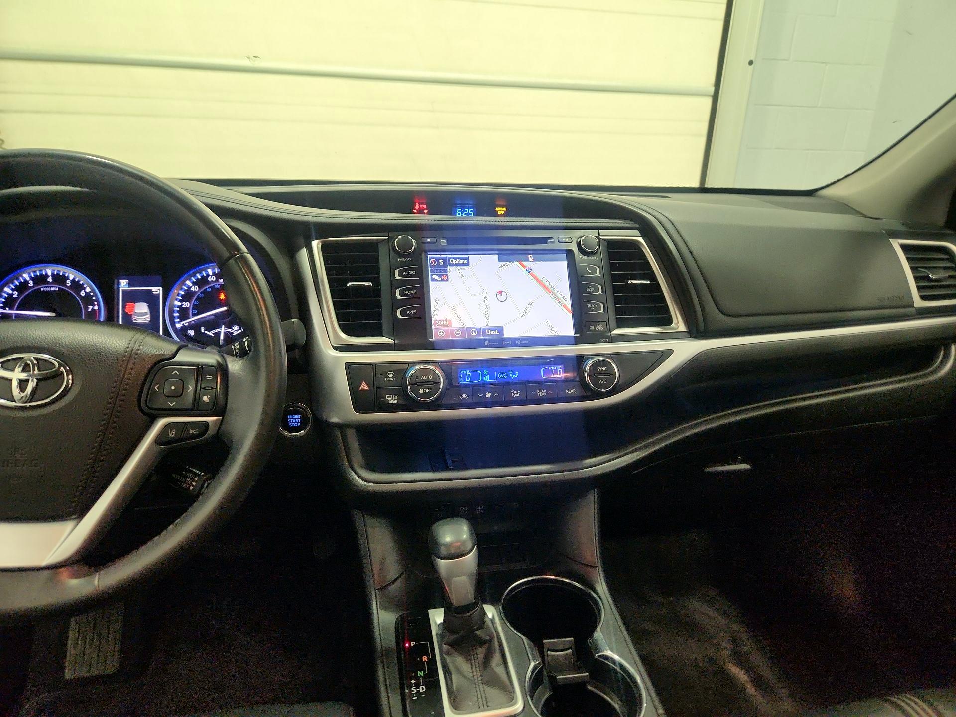 Thumbnail: 2018 Toyota Highlander - 9