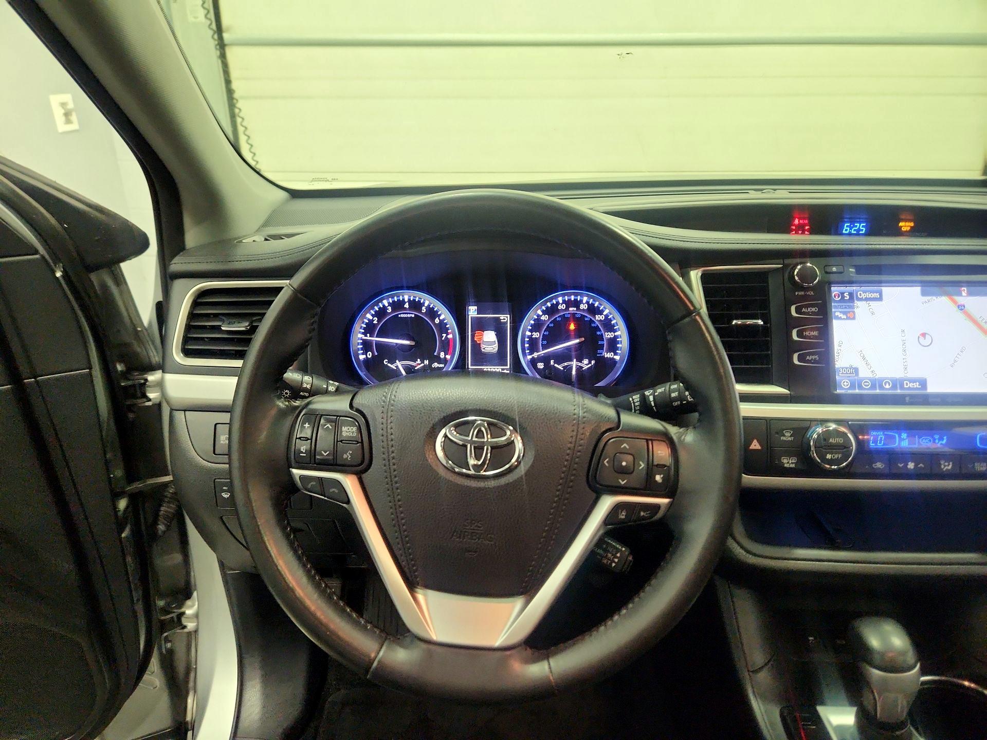 Thumbnail: 2018 Toyota Highlander - 10