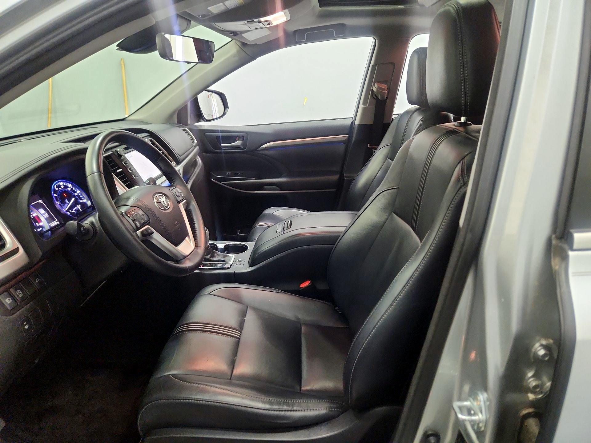 Thumbnail: 2018 Toyota Highlander - 11