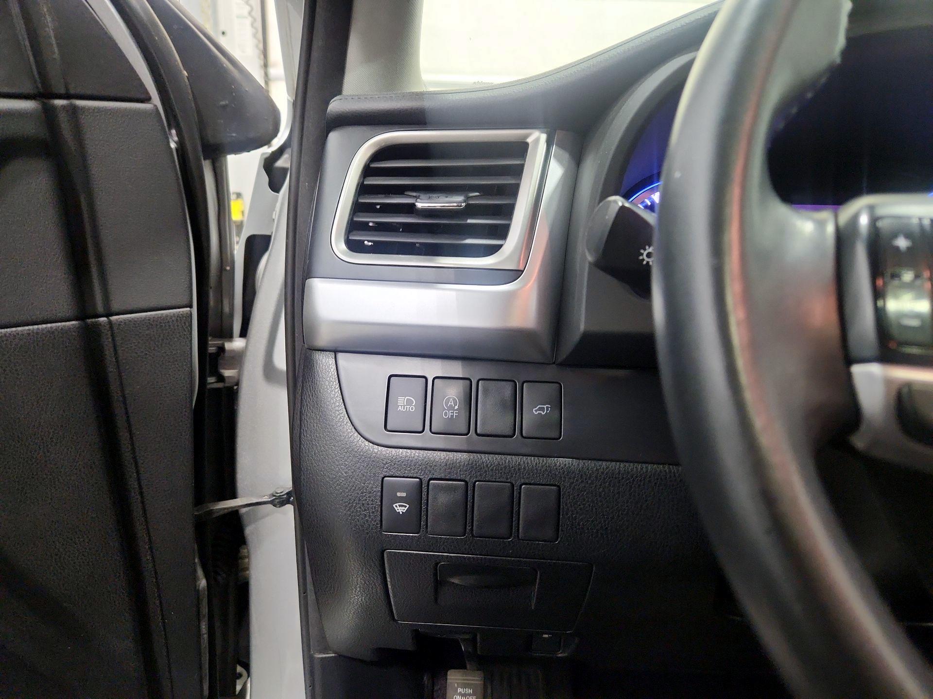 Thumbnail: 2018 Toyota Highlander - 13