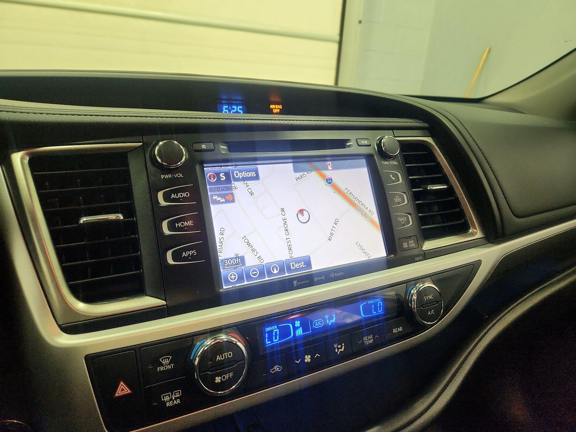 Thumbnail: 2018 Toyota Highlander - 14