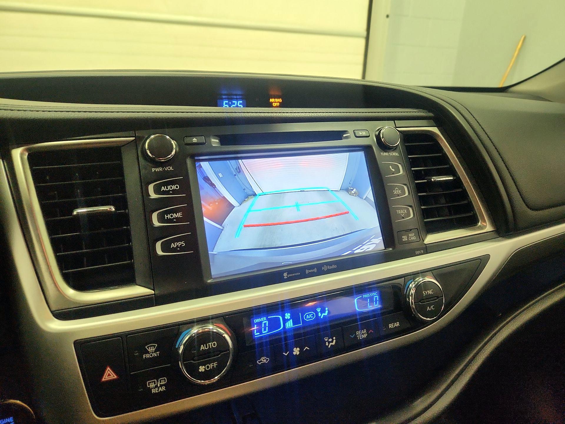 Thumbnail: 2018 Toyota Highlander - 15