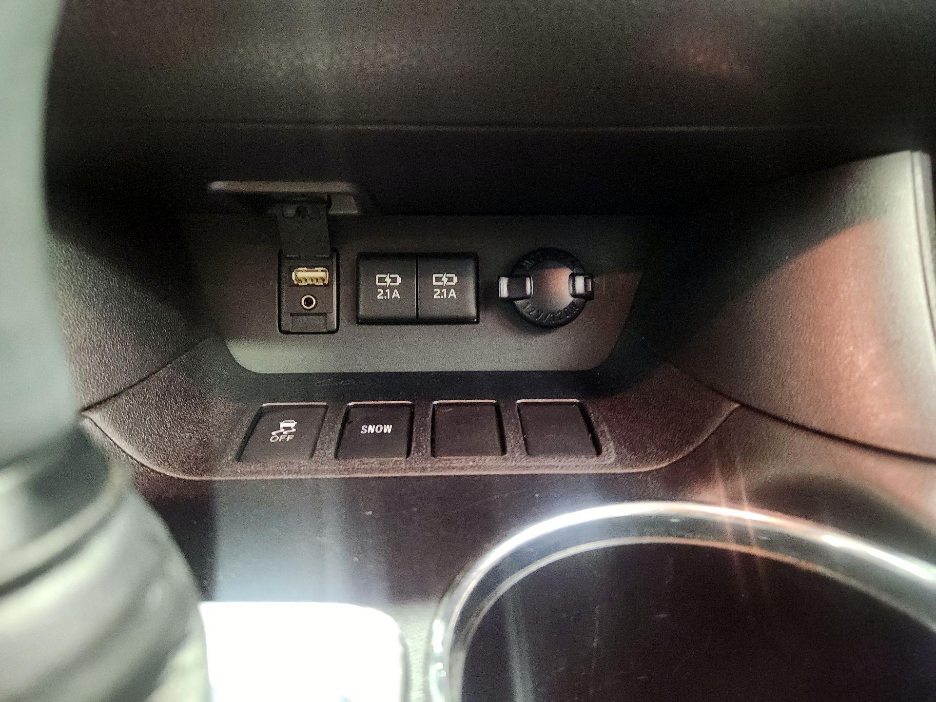 Thumbnail: 2018 Toyota Highlander - 19