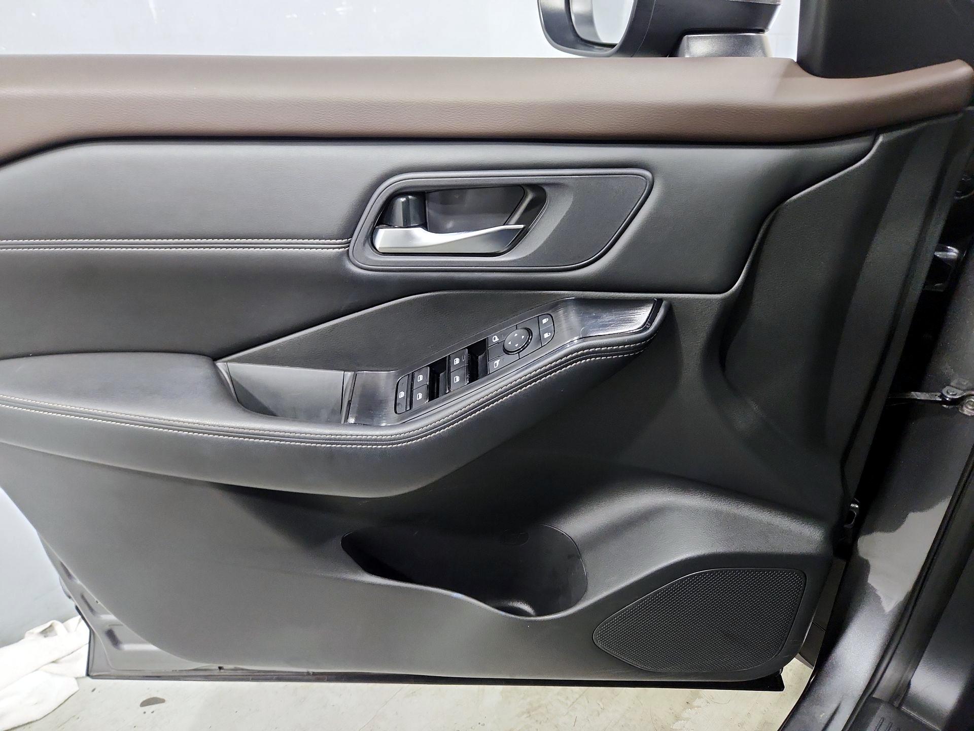 Thumbnail: 2023 Nissan Rogue - 12