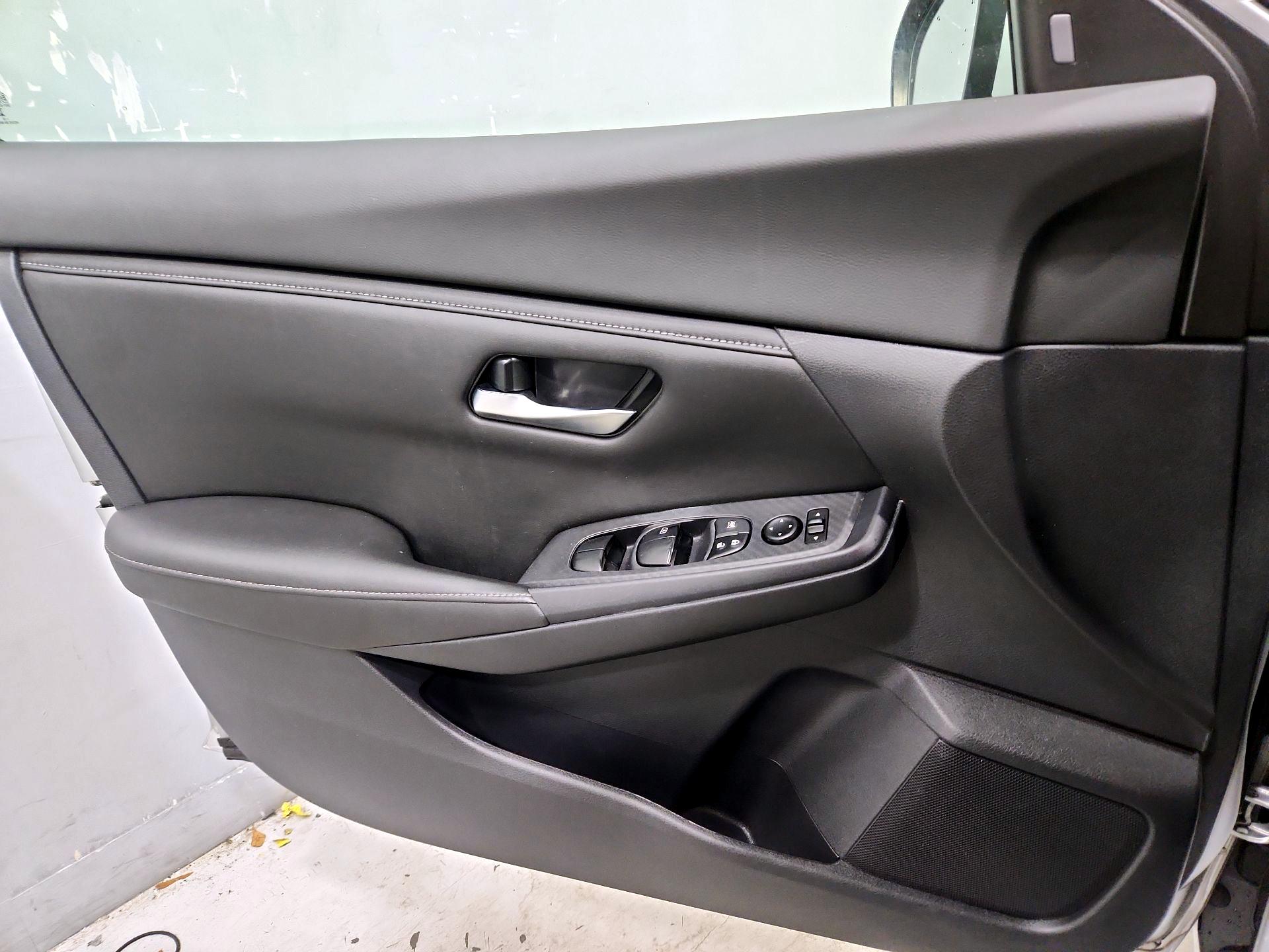 Thumbnail: 2022 Nissan Sentra - 12