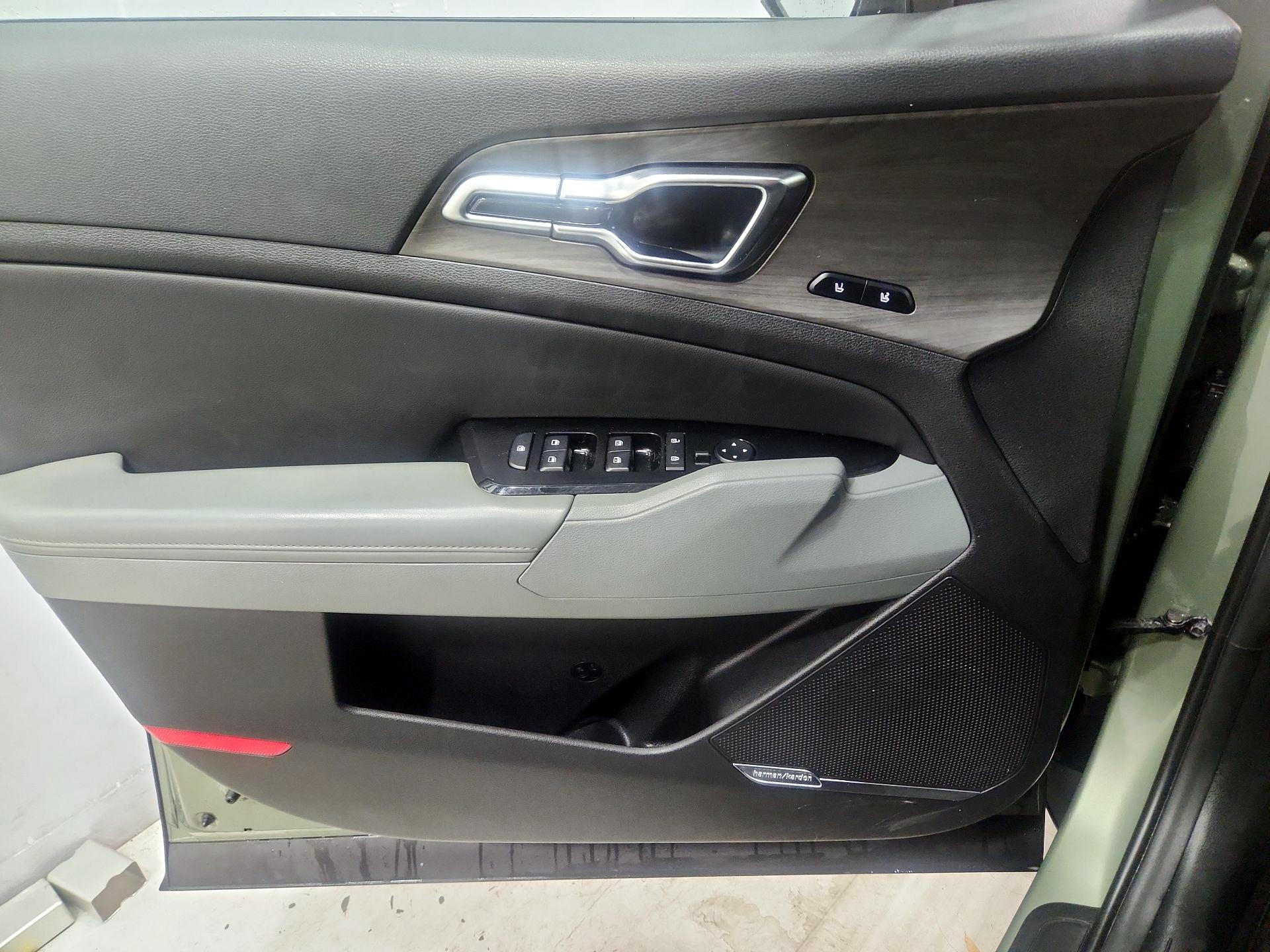 Thumbnail: 2023 Kia Sportage - 12