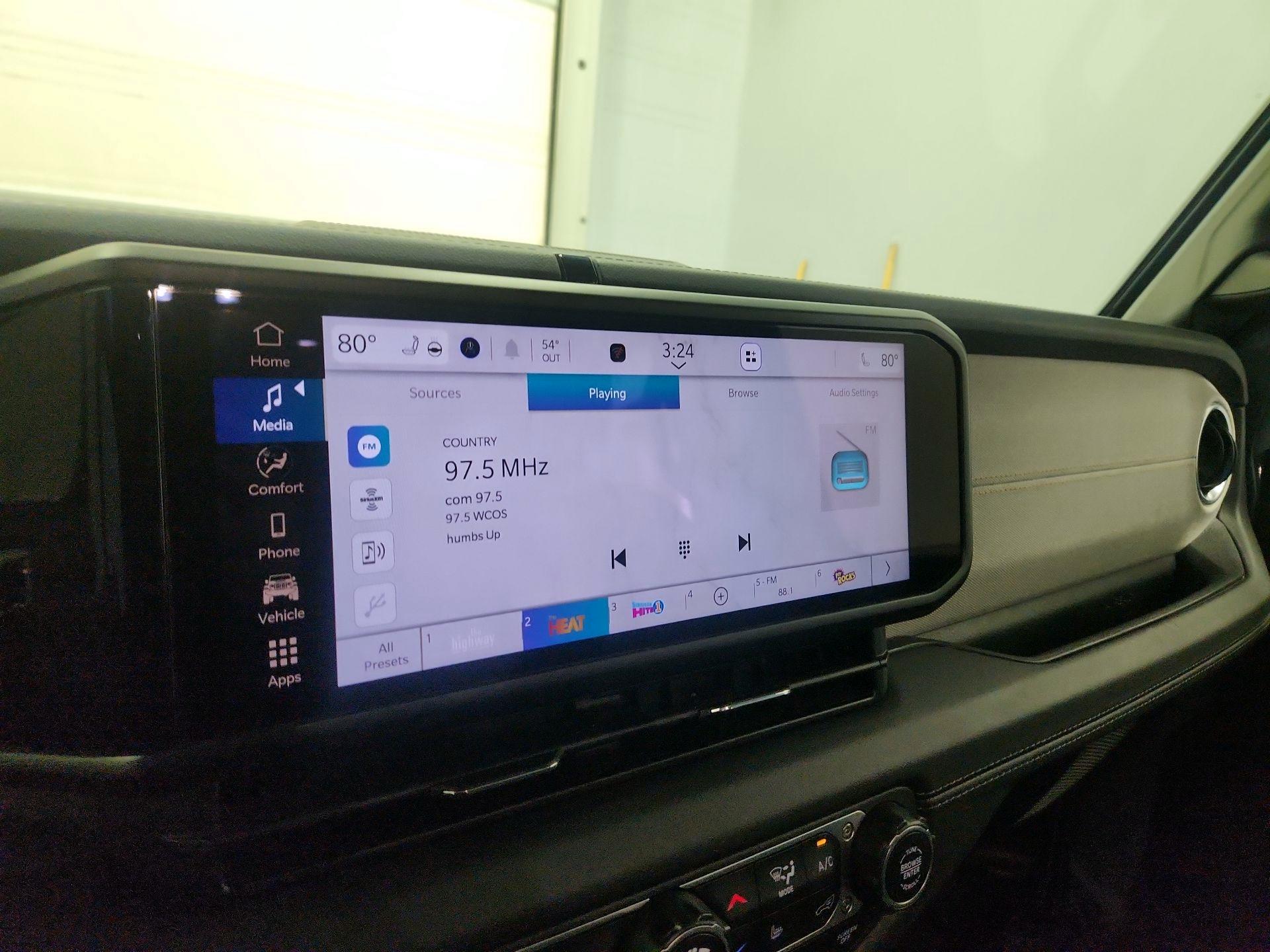 Thumbnail: 2024 Jeep Wrangler - 15