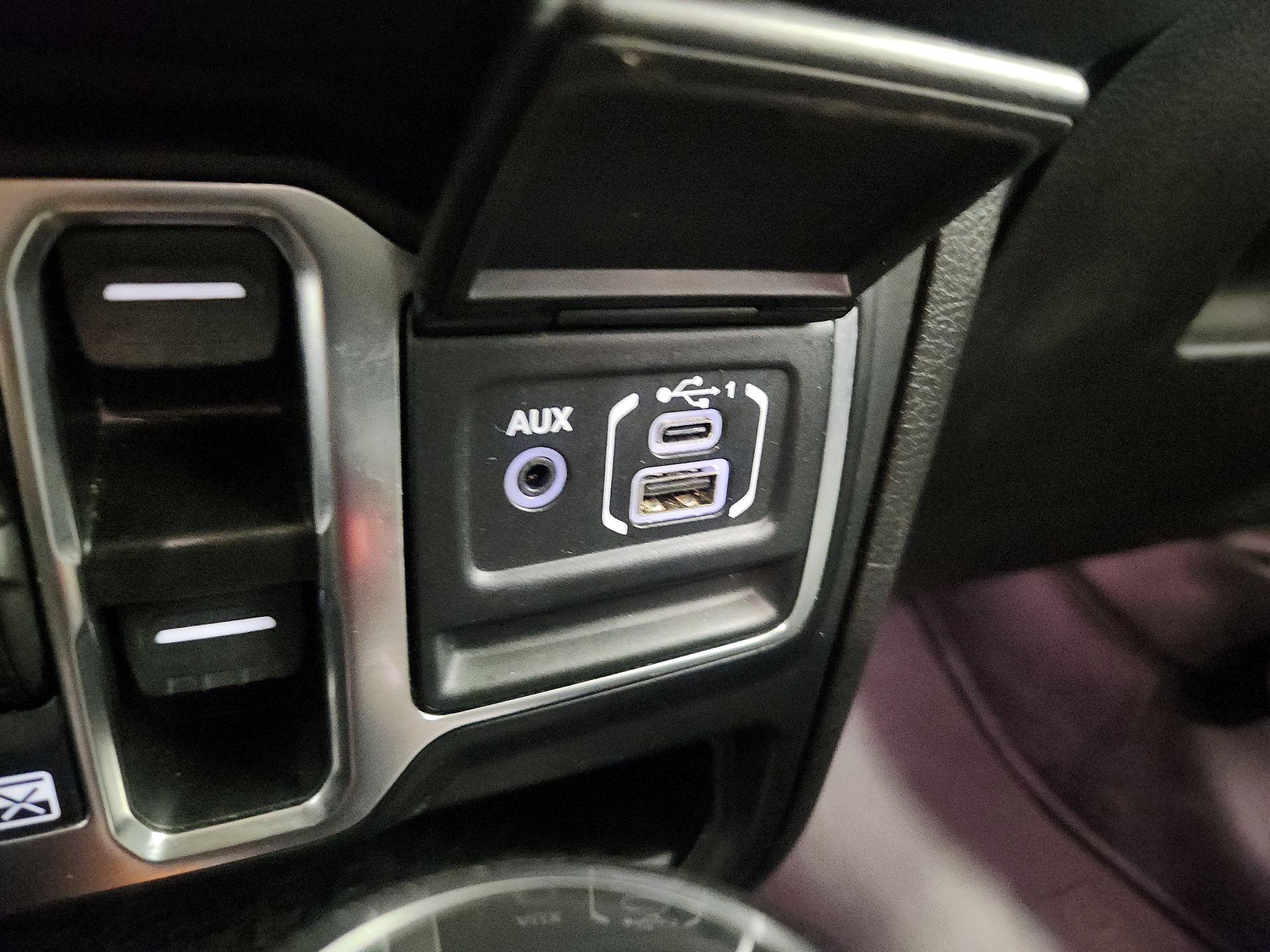 Thumbnail: 2024 Jeep Wrangler - 18