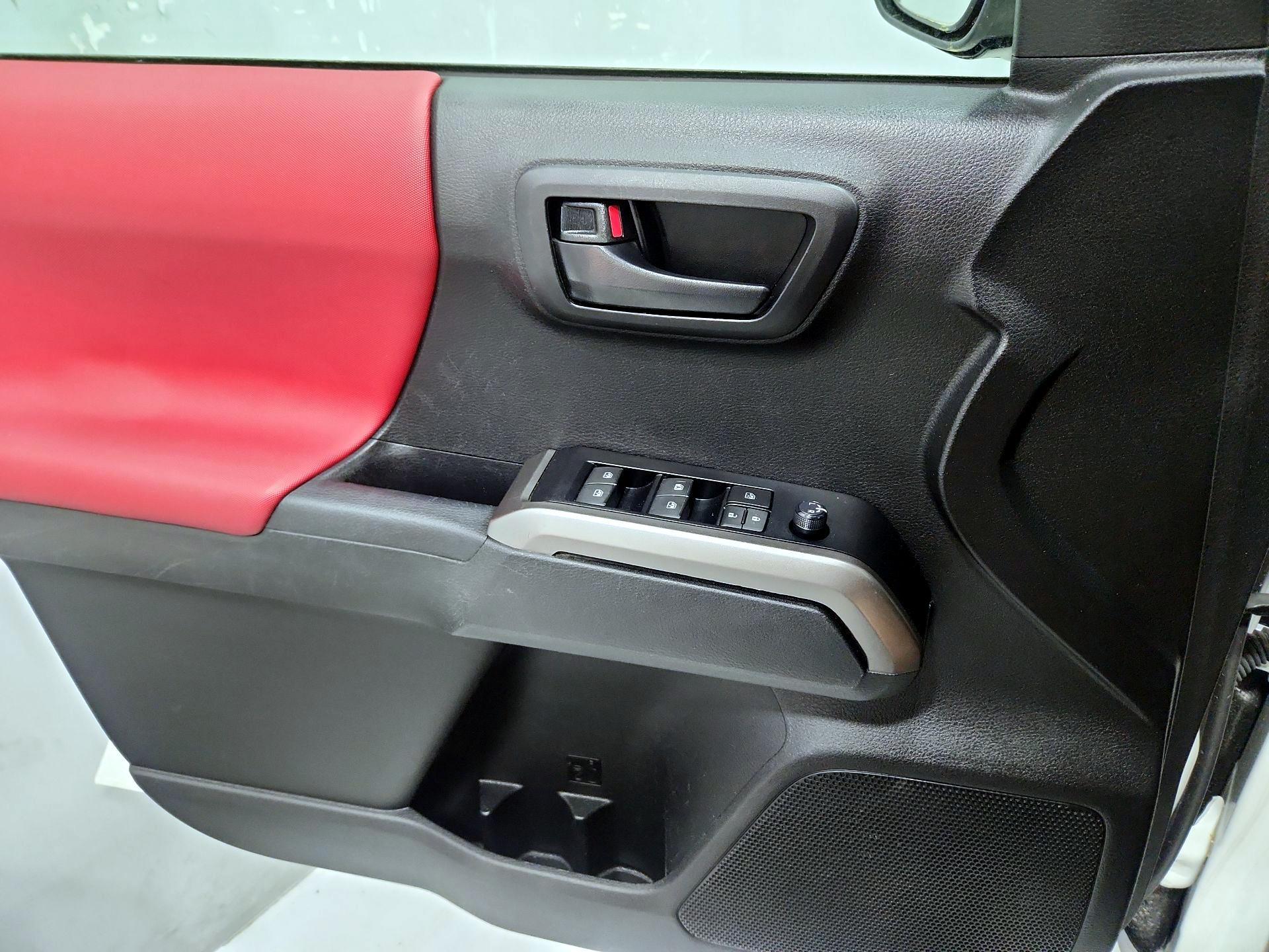 Thumbnail: 2023 Toyota Tacoma - 12