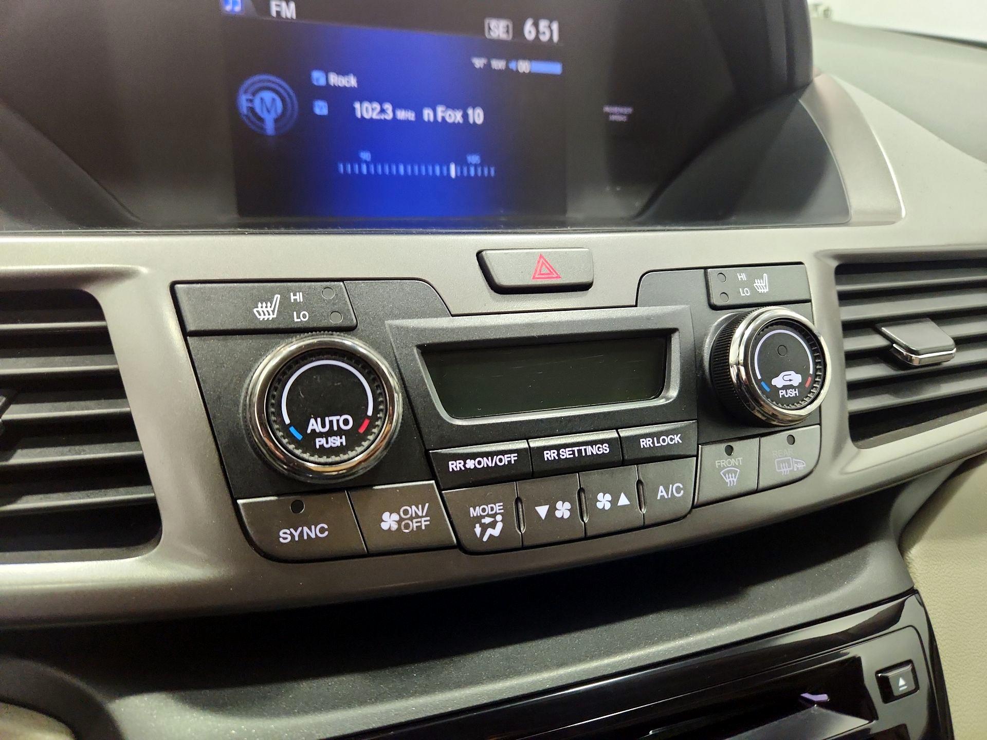 Thumbnail: 2016 Honda Odyssey - 16