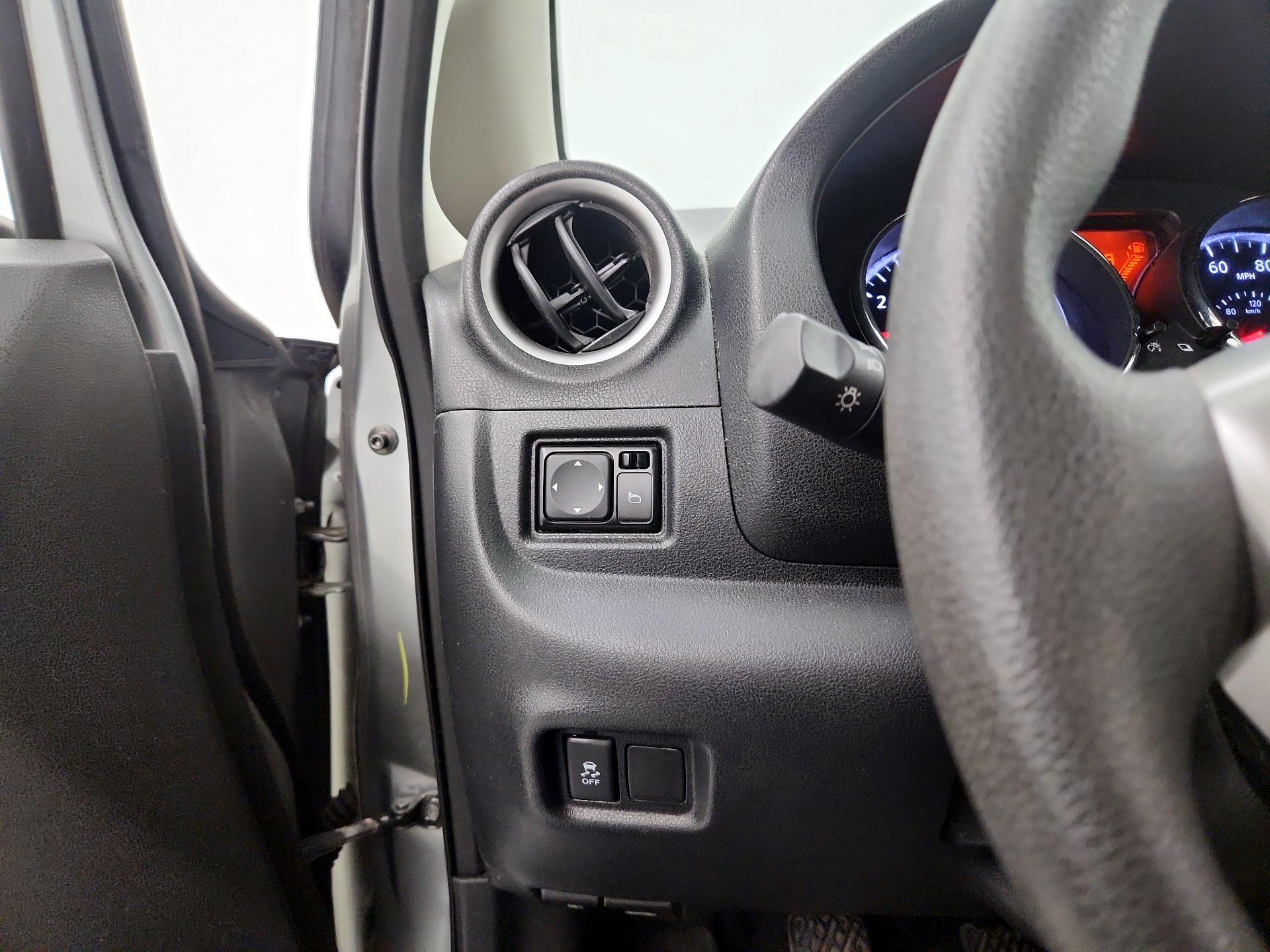 Thumbnail: 2014 Nissan Versa Note - 13