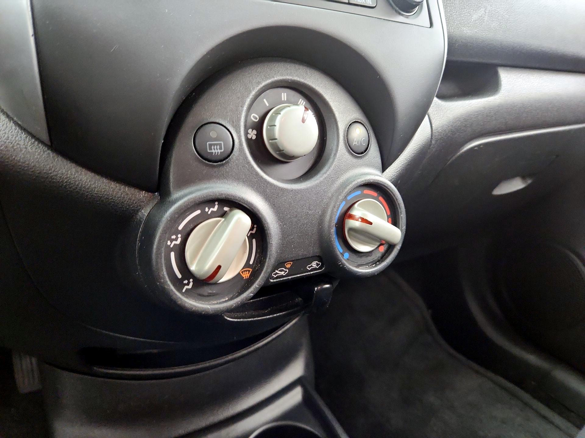 Thumbnail: 2014 Nissan Versa Note - 15