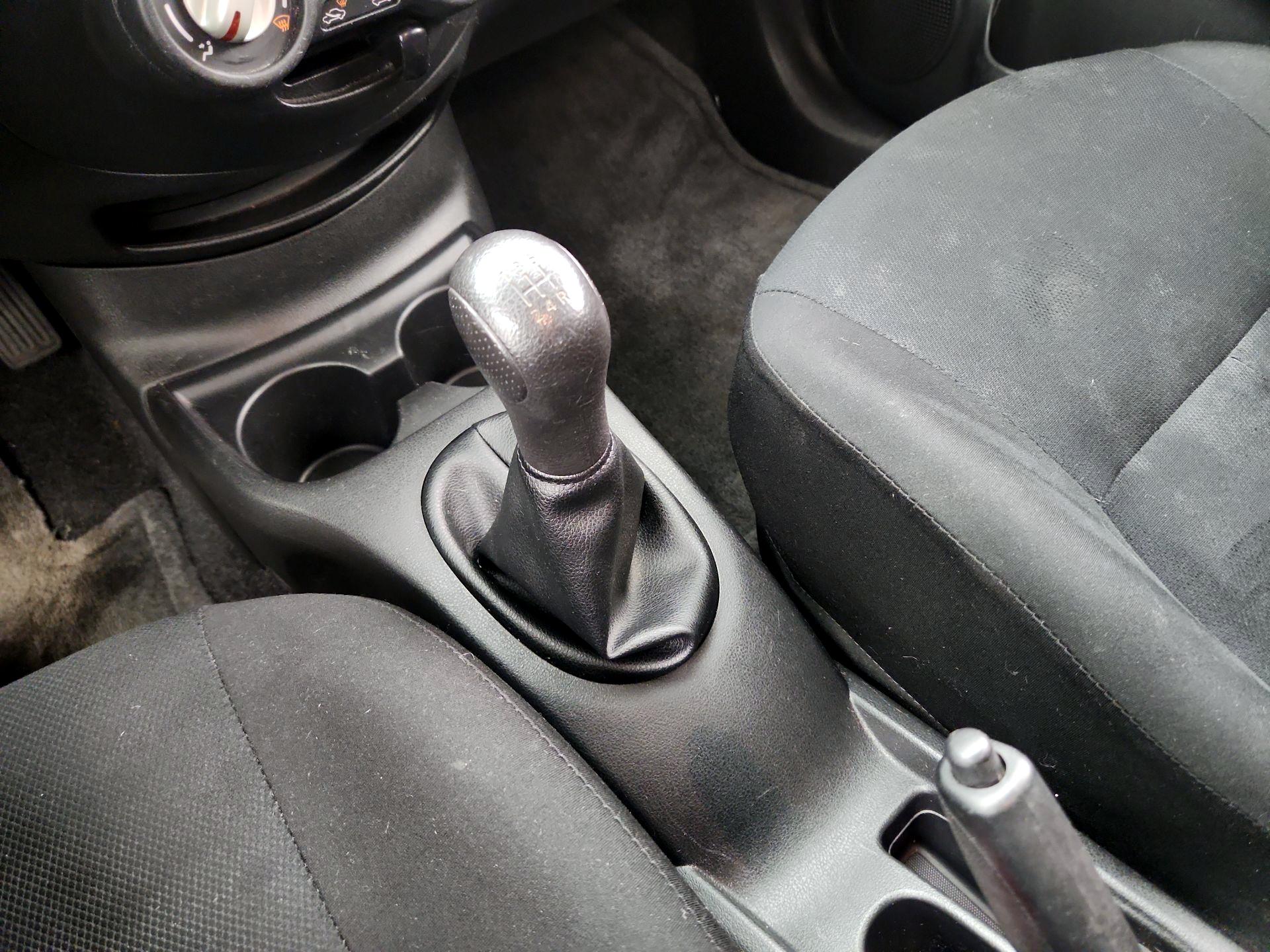 Thumbnail: 2014 Nissan Versa Note - 16