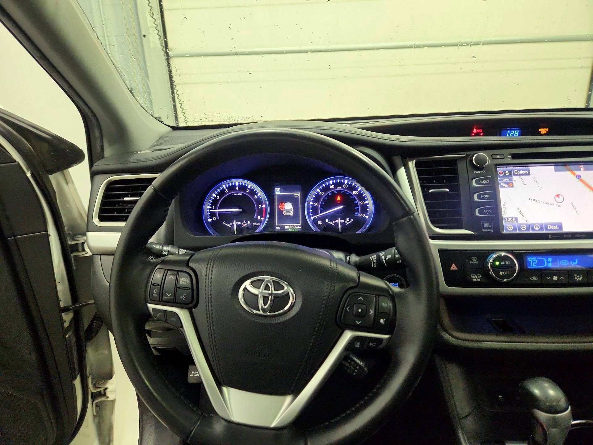 Thumbnail: 2019 Toyota Highlander - 10