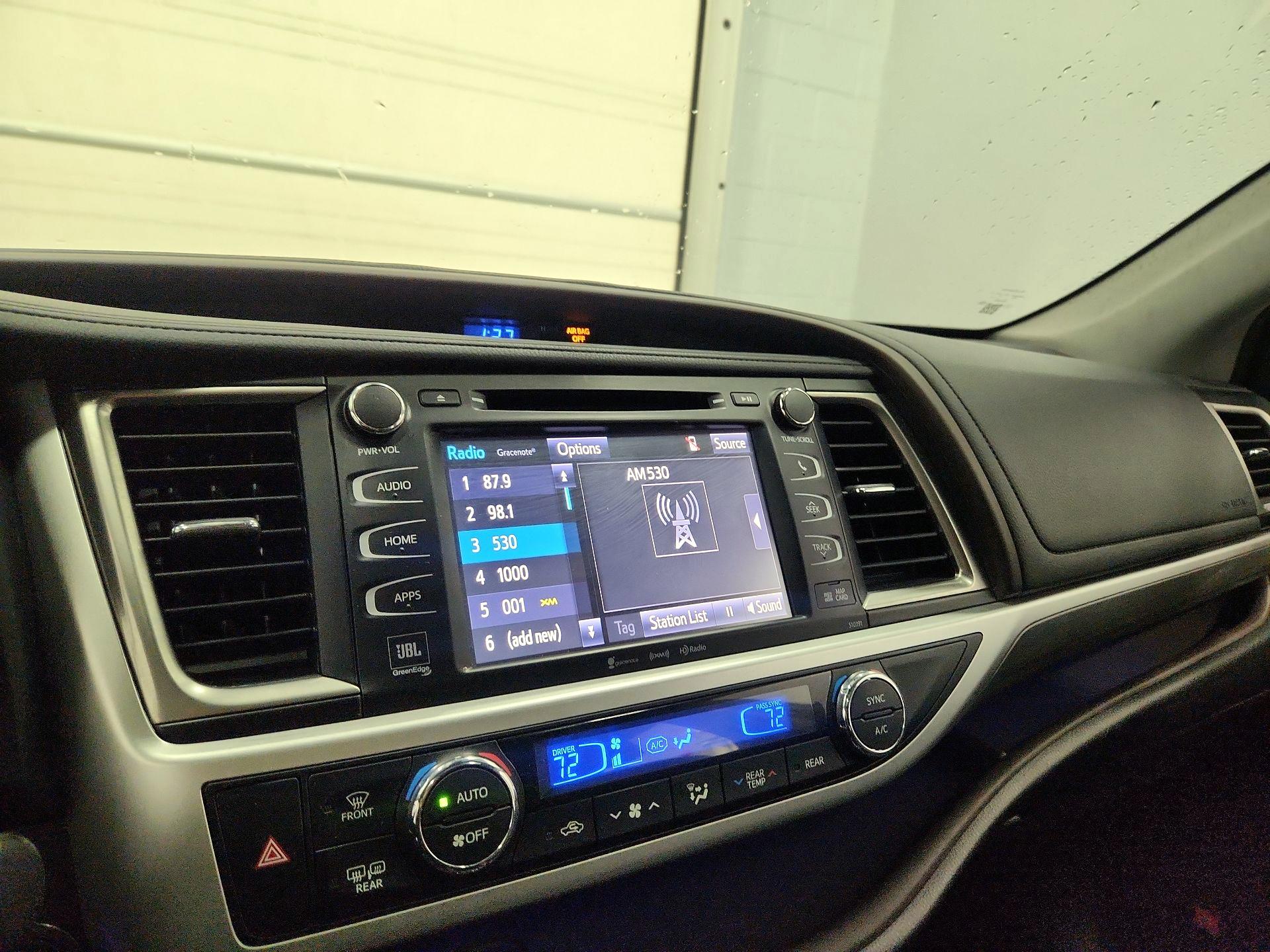 Thumbnail: 2019 Toyota Highlander - 16