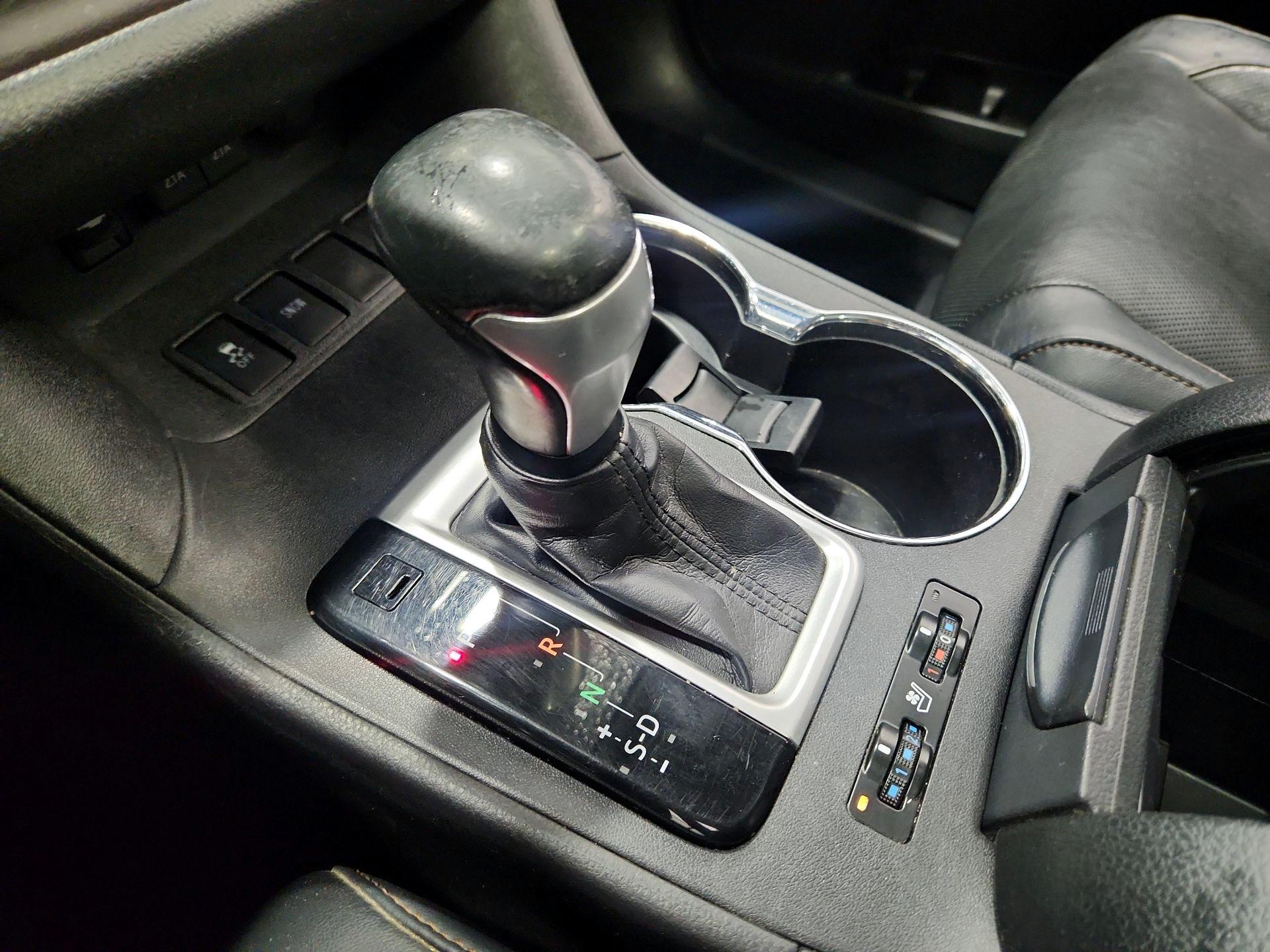 Thumbnail: 2019 Toyota Highlander - 18