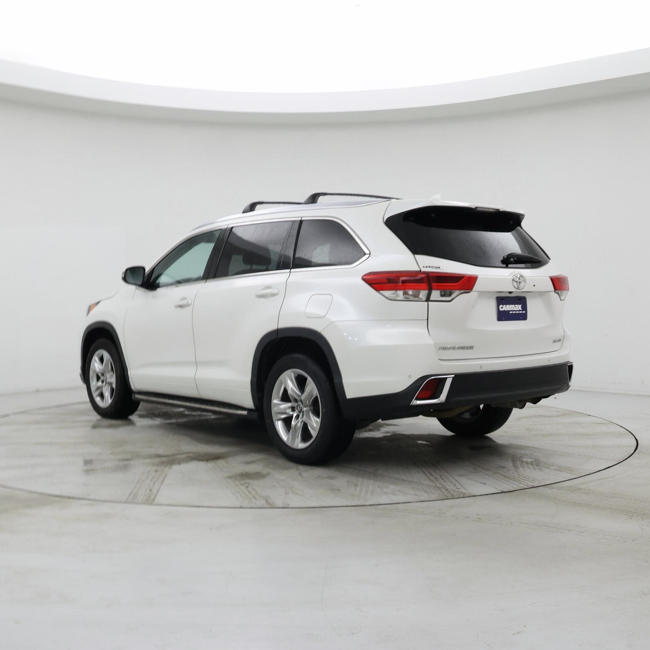 Thumbnail: 2019 Toyota Highlander - 2