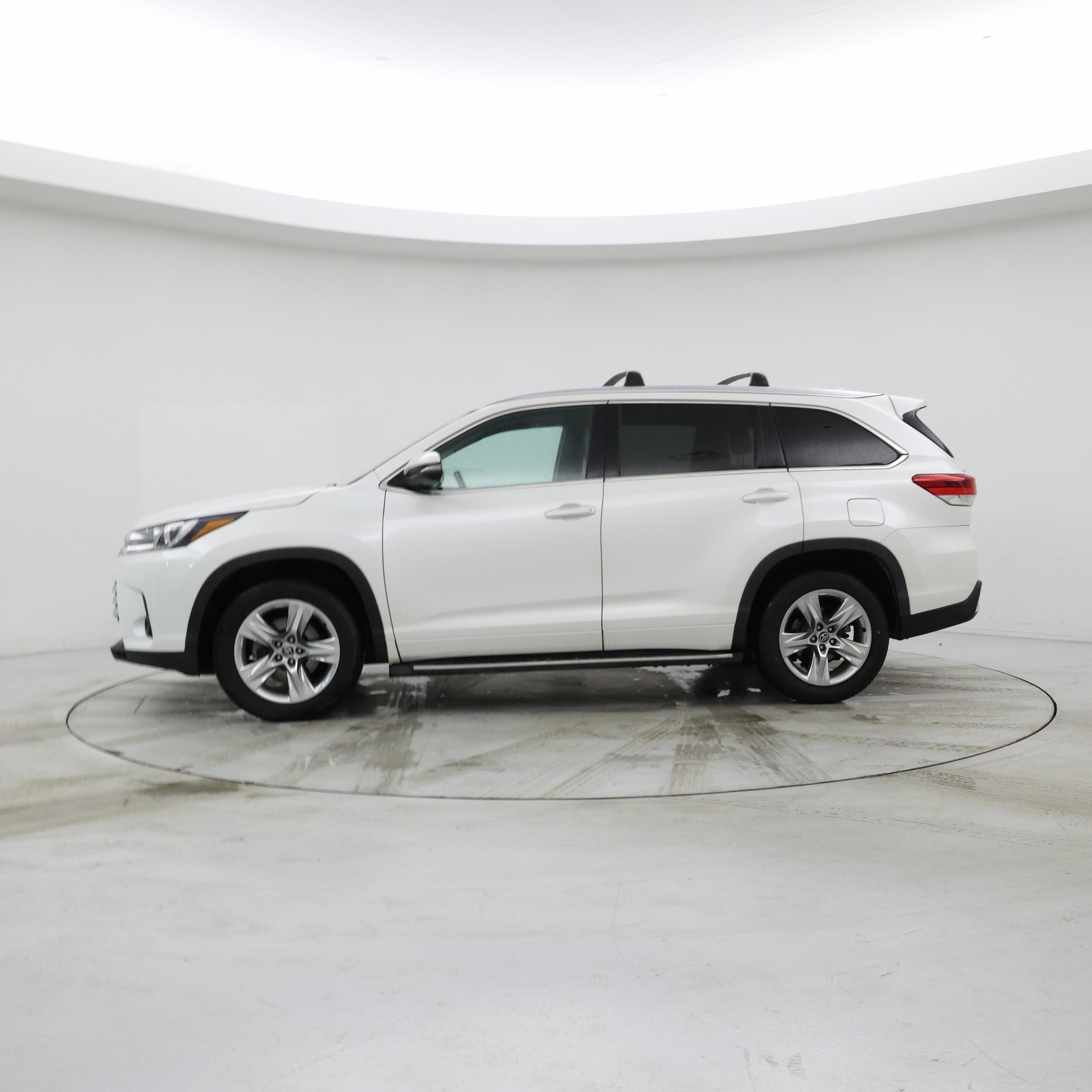 Thumbnail: 2019 Toyota Highlander - 3