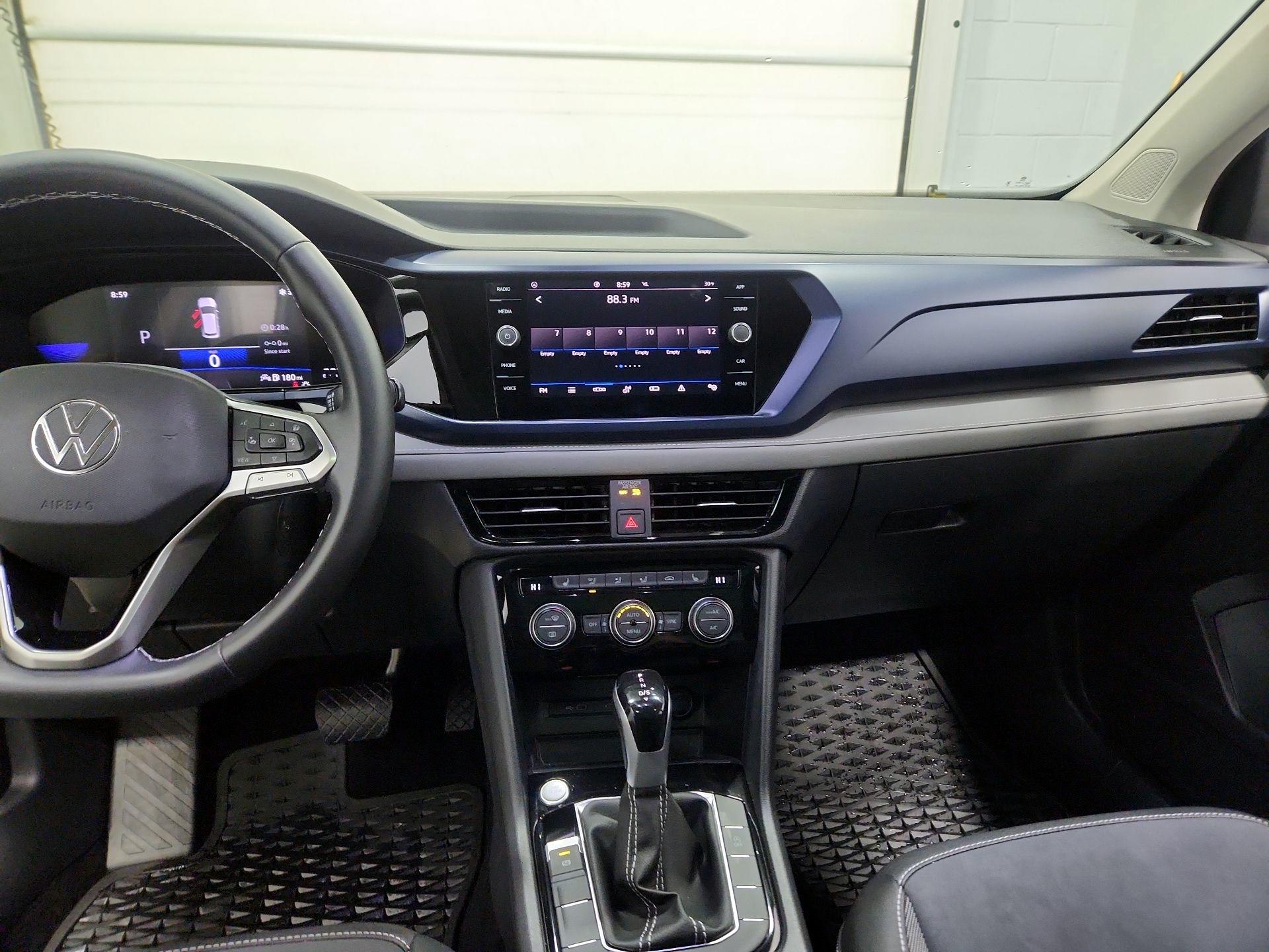 Thumbnail: 2024 Volkswagen Taos - 9