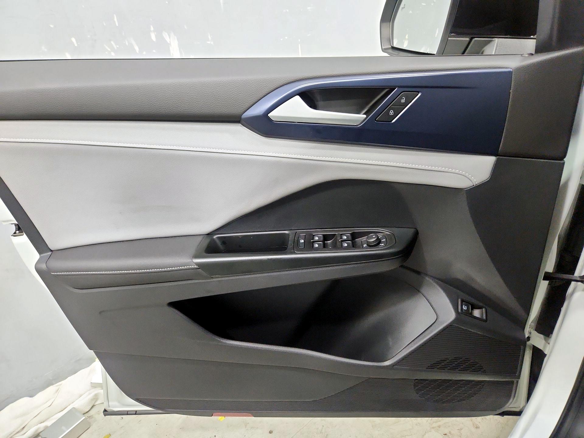 Thumbnail: 2024 Volkswagen Taos - 12