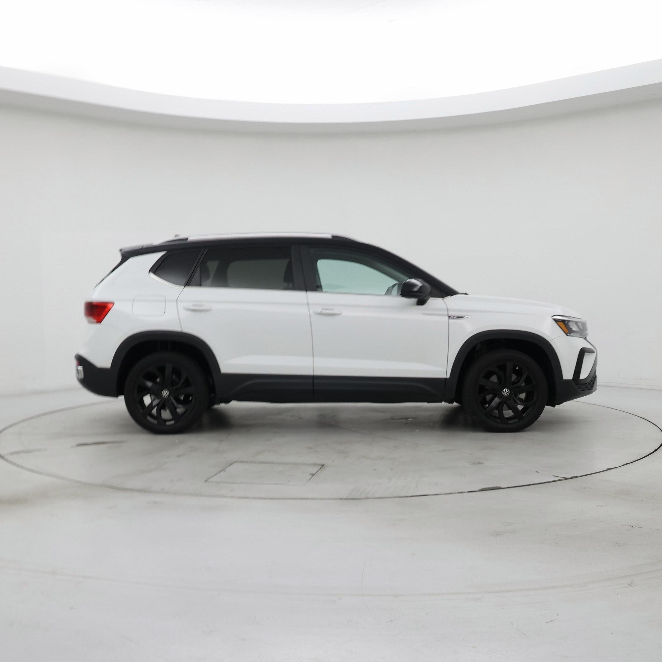 Thumbnail: 2024 Volkswagen Taos - 7