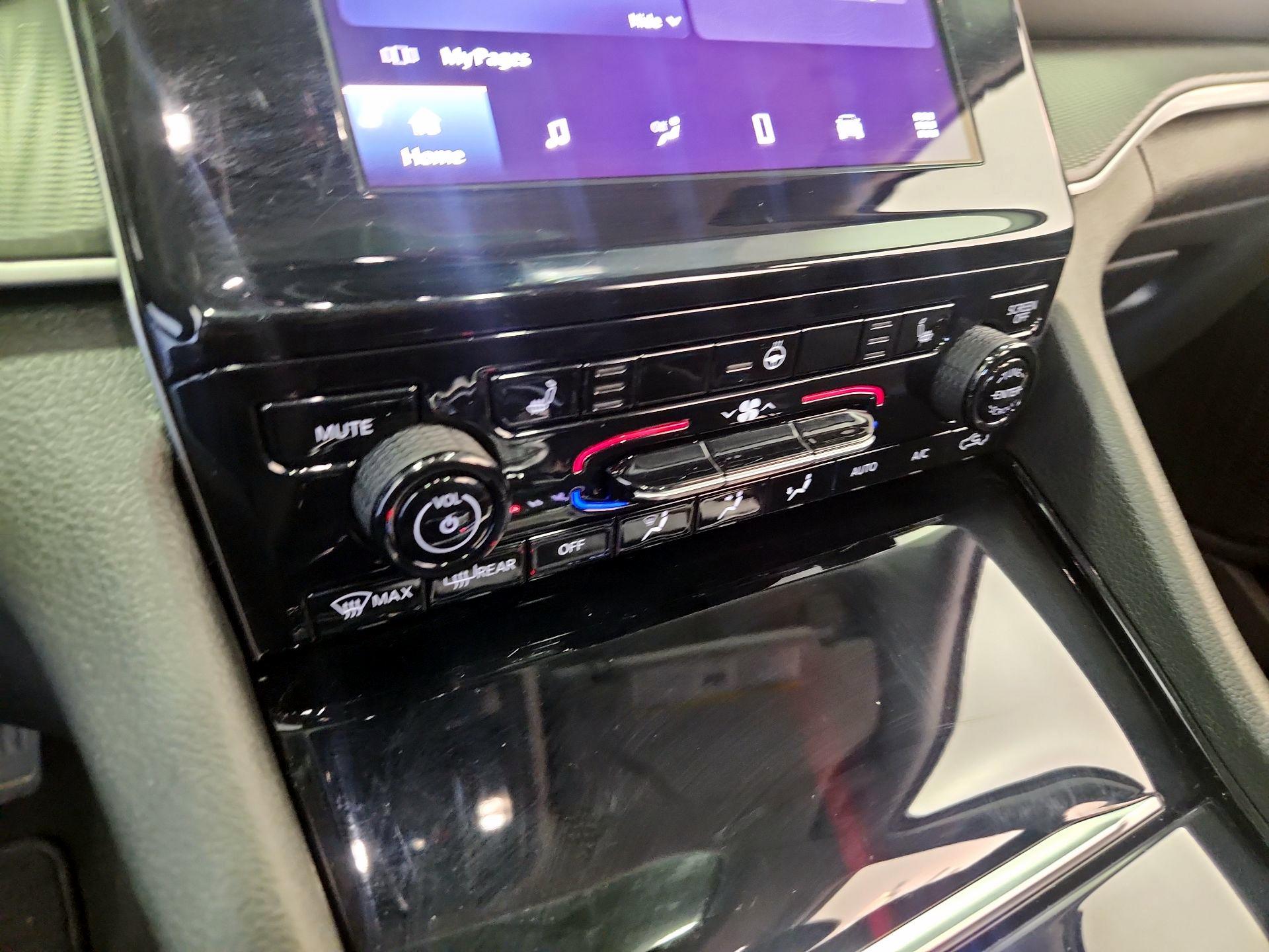 Thumbnail: 2023 Jeep Grand Cherokee L - 16