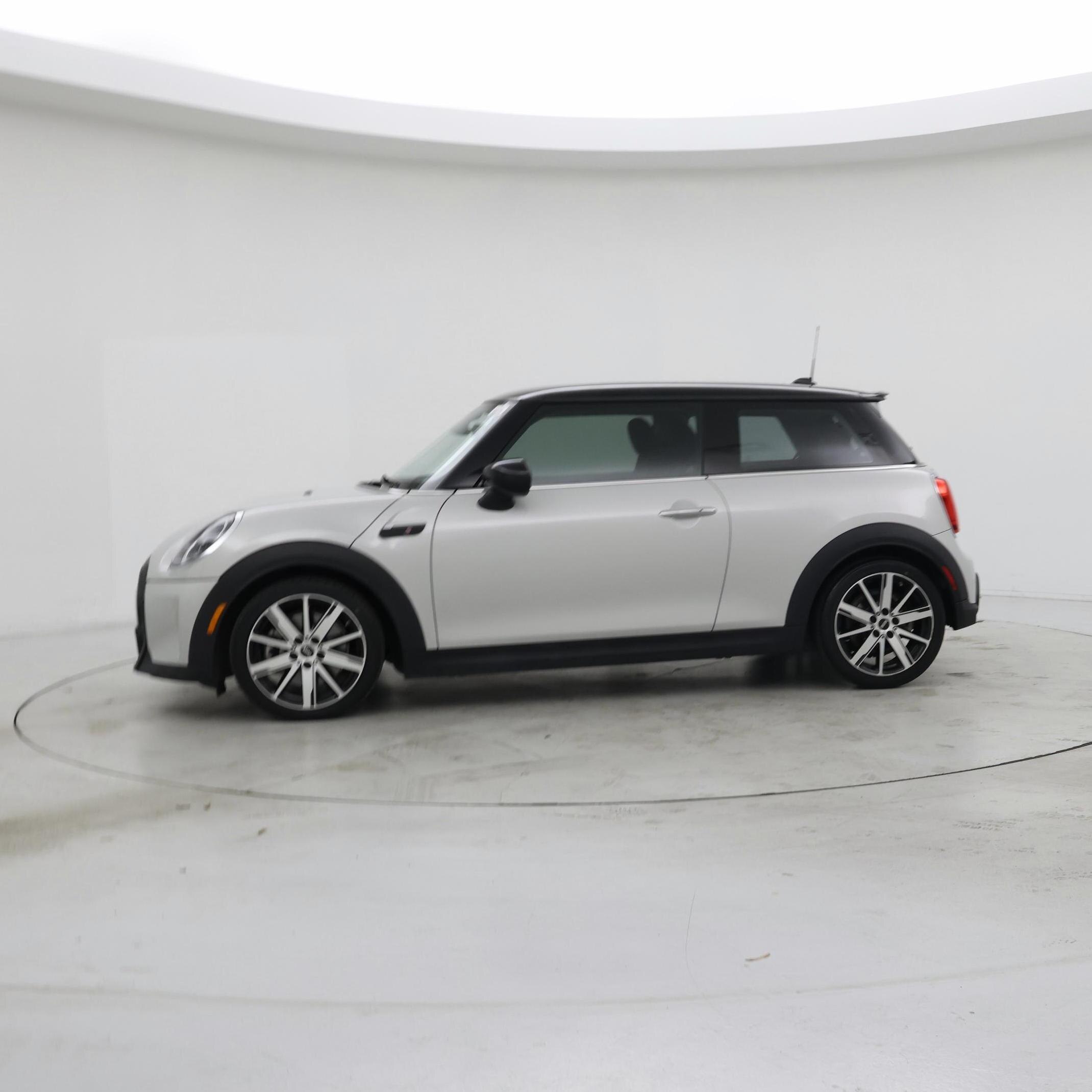 Thumbnail: 2023 MINI Cooper Hardtop - 3