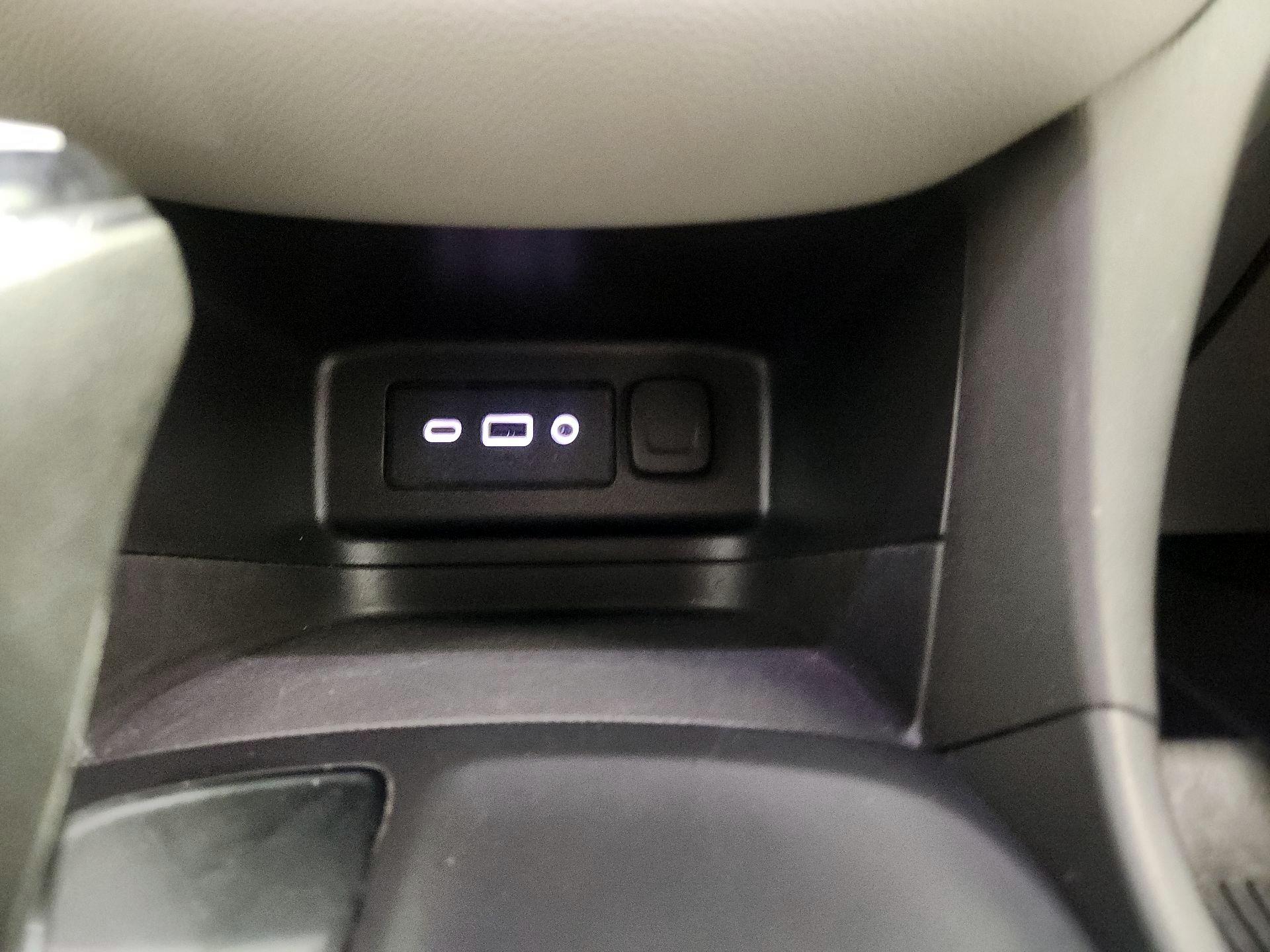 Thumbnail: 2020 Chevrolet Equinox - 18