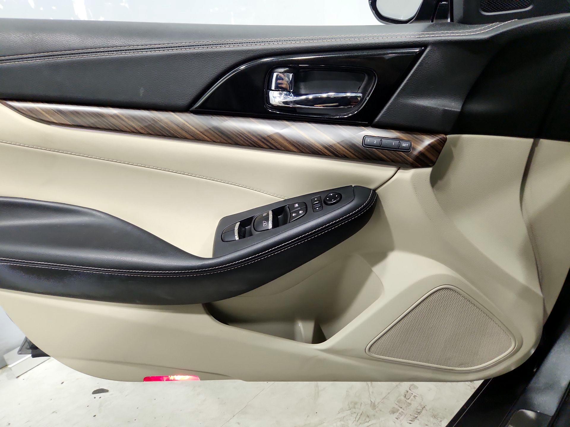 Thumbnail: 2016 Nissan Maxima - 12