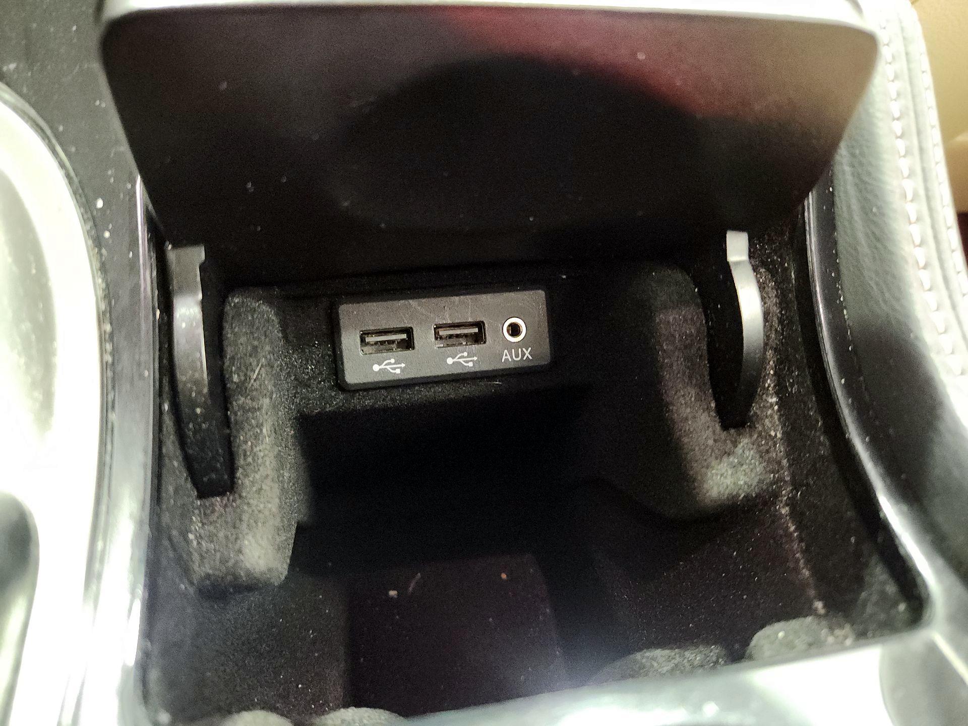 Thumbnail: 2016 Nissan Maxima - 19