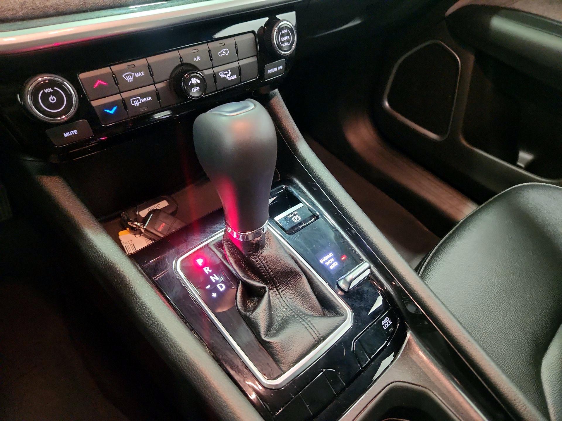 Thumbnail: 2024 Jeep Compass - 17