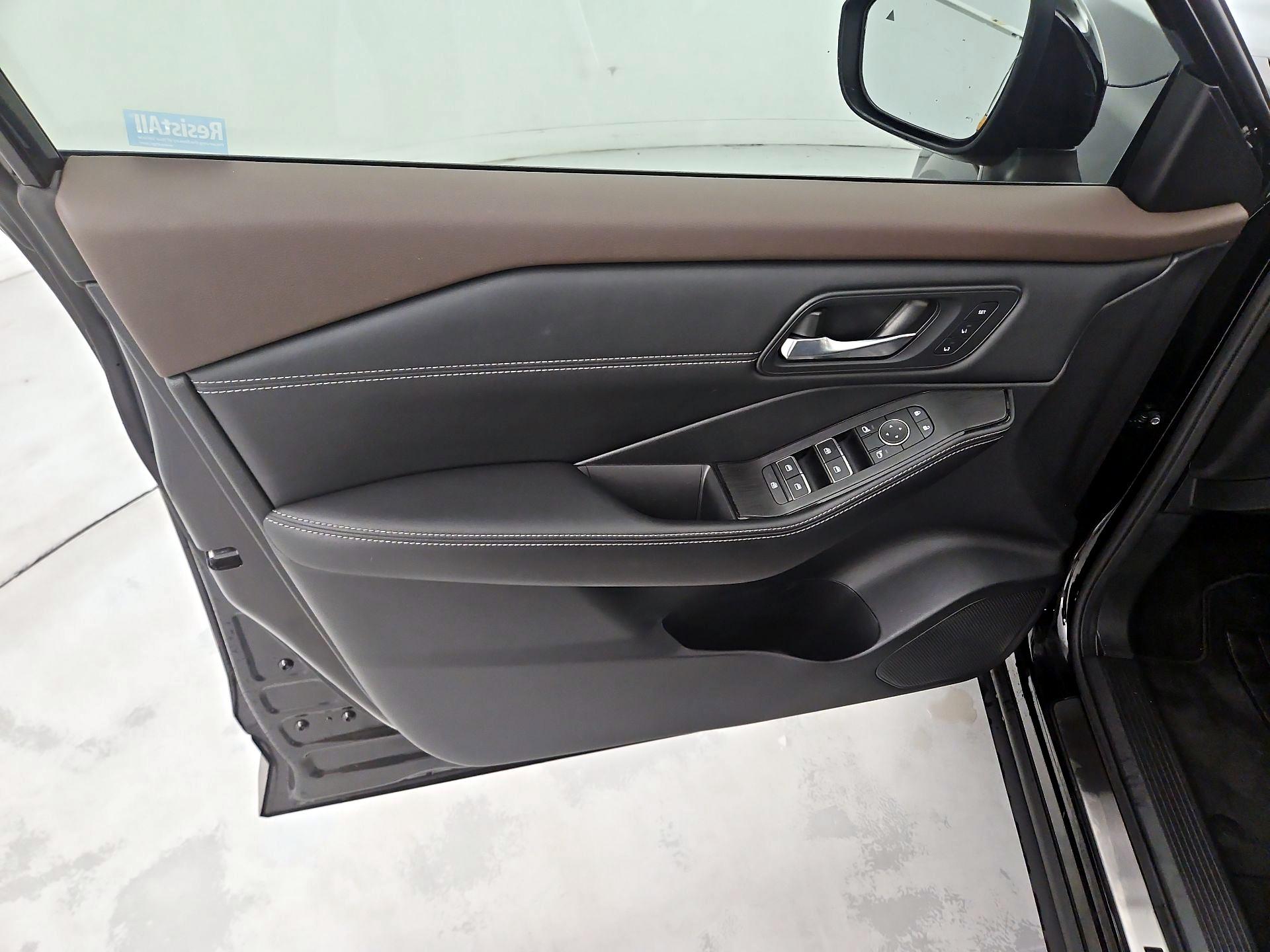 Thumbnail: 2023 Nissan Rogue - 12