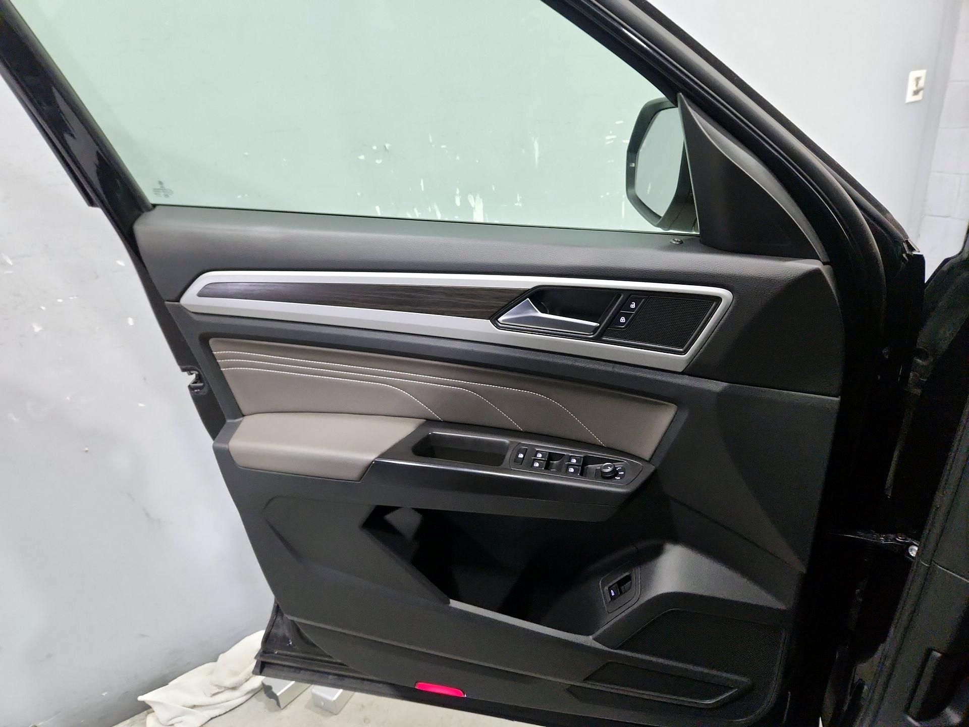 Thumbnail: 2023 Volkswagen Atlas - 12