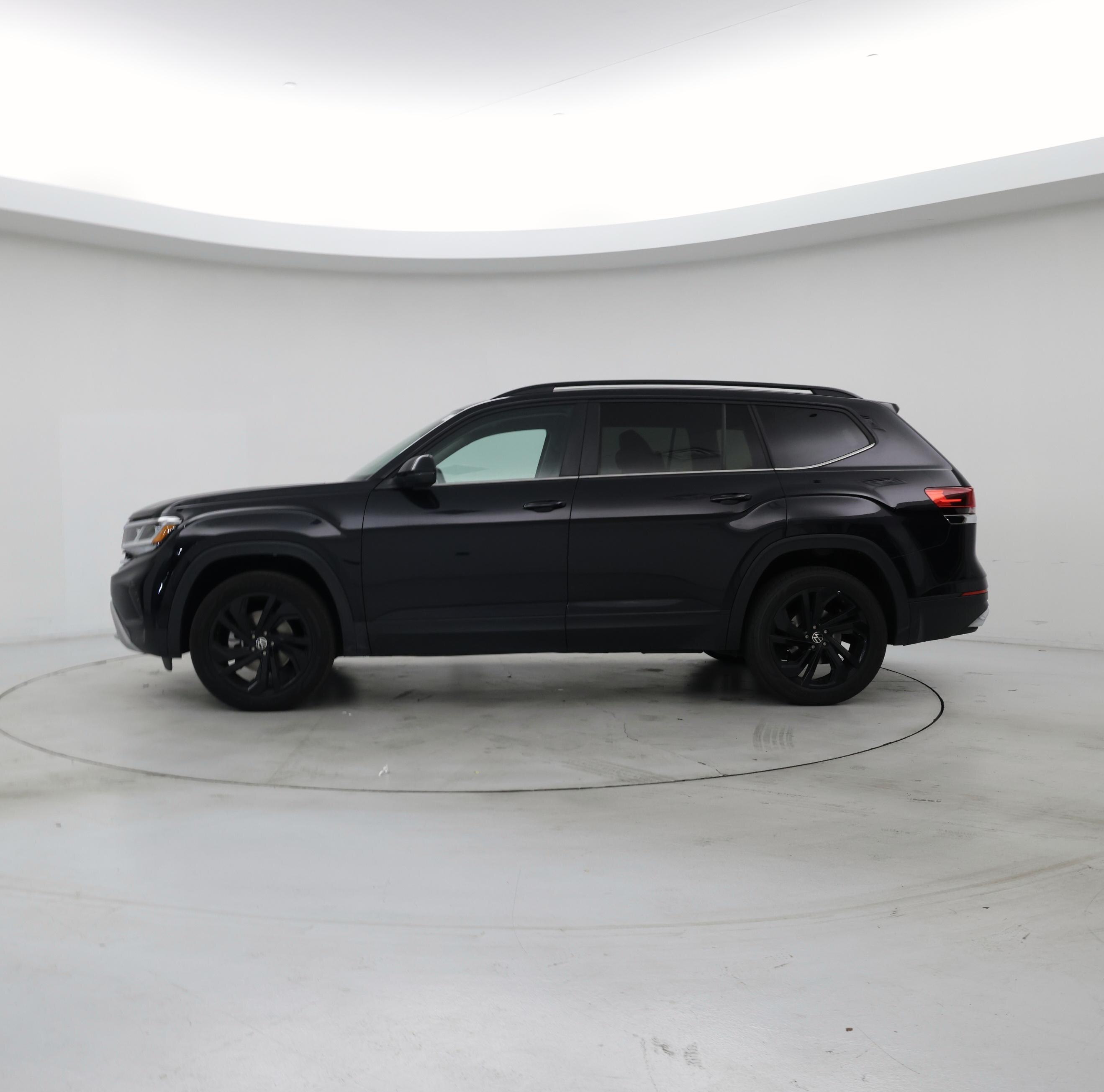 Thumbnail: 2023 Volkswagen Atlas - 3