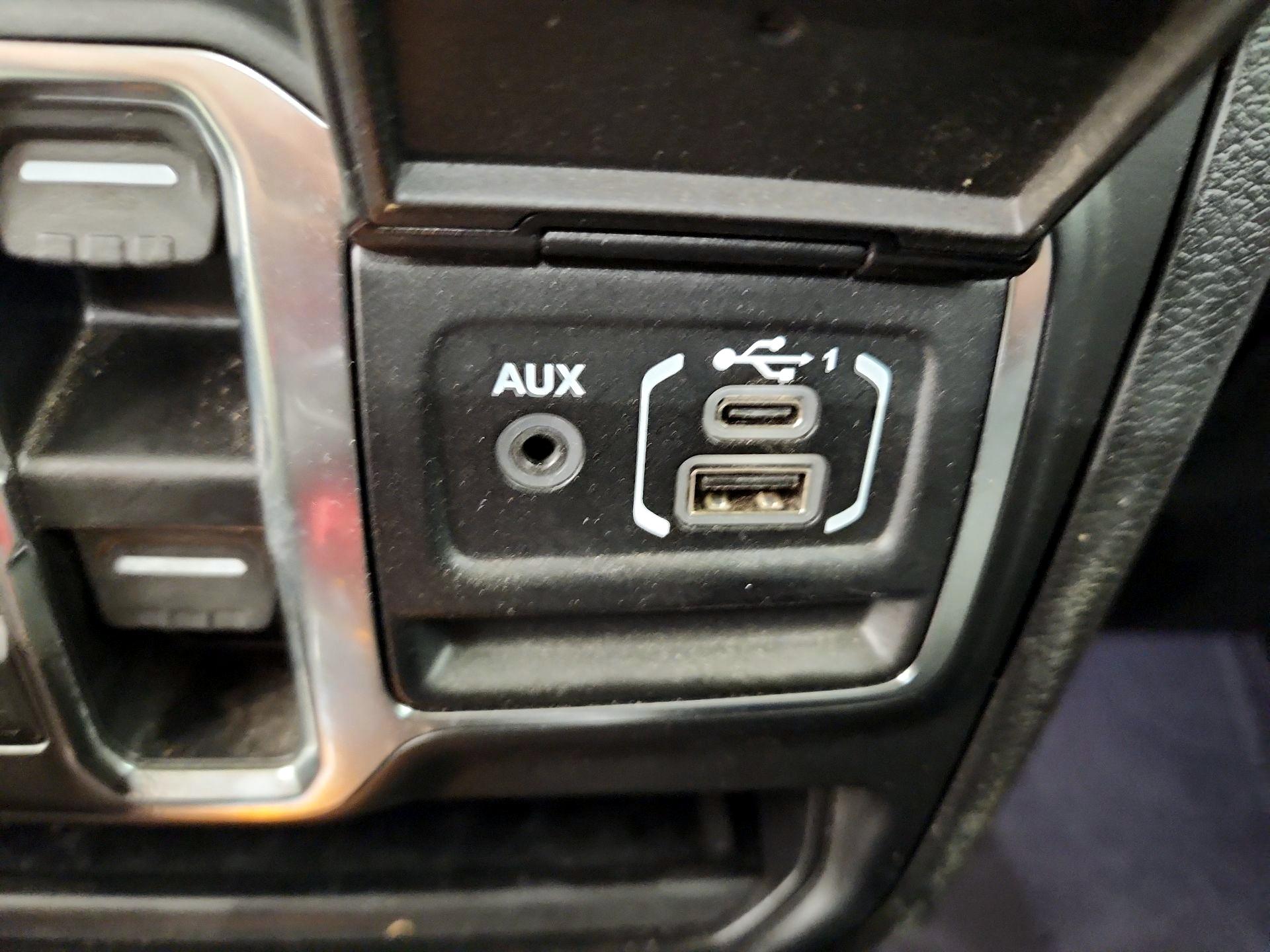 Thumbnail: 2023 Jeep Gladiator - 18