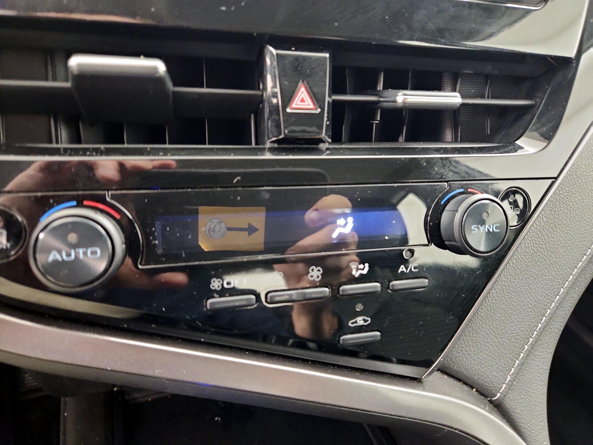 Thumbnail: 2024 Toyota Camry - 16