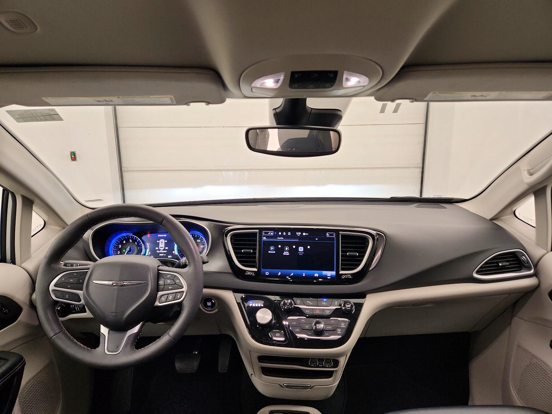 Thumbnail: 2024 Chrysler Pacifica - 9