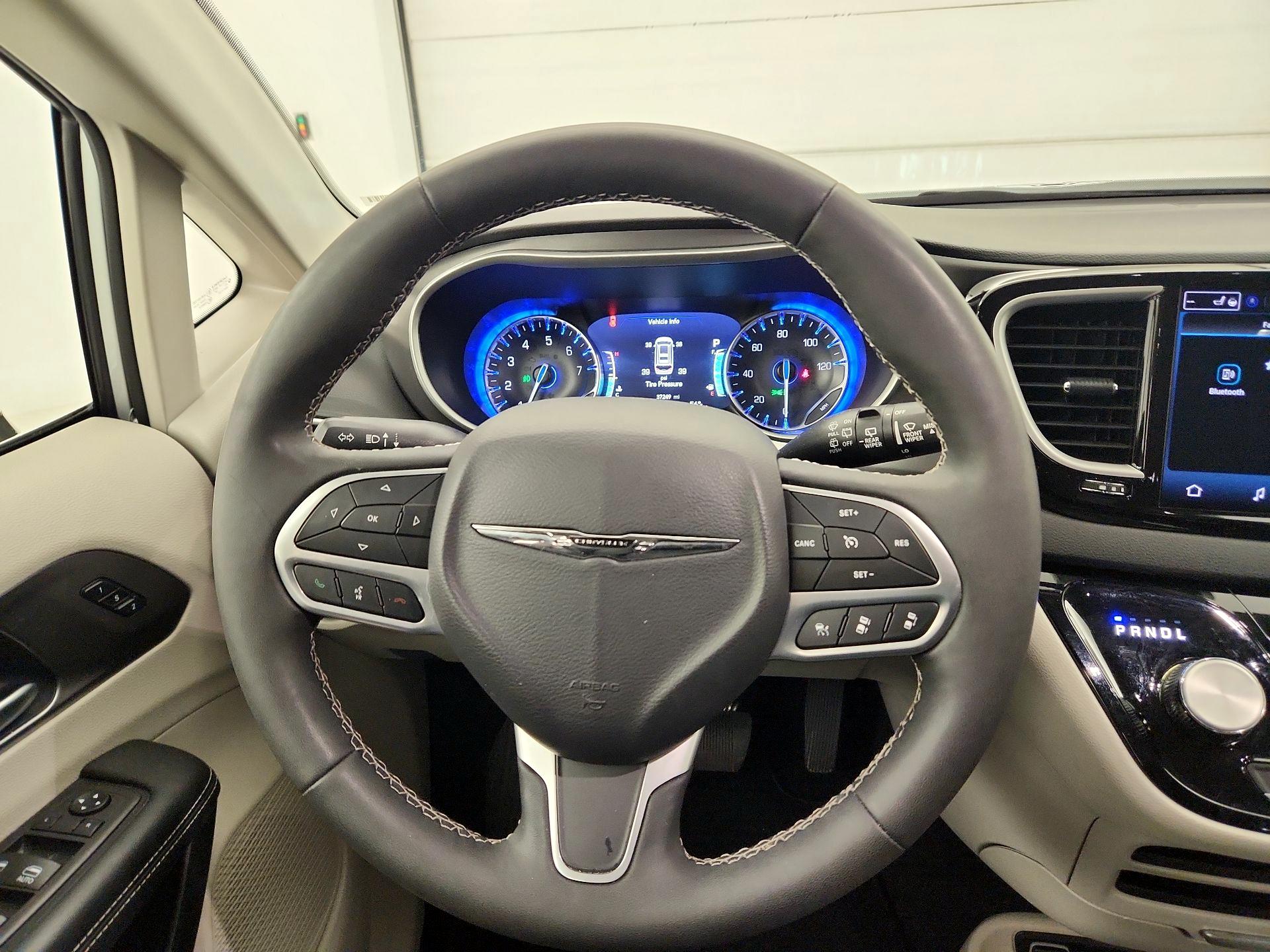 Thumbnail: 2024 Chrysler Pacifica - 10