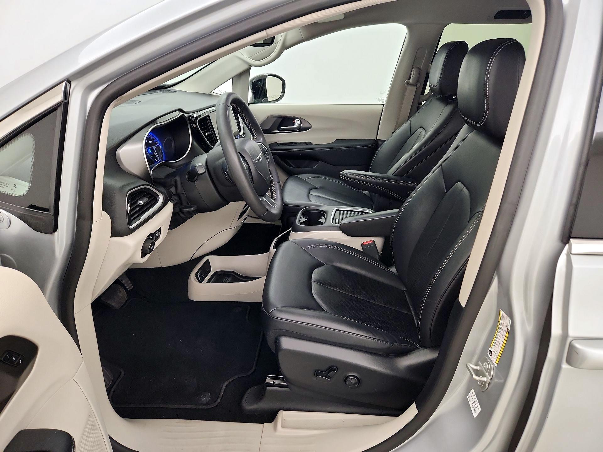 Thumbnail: 2024 Chrysler Pacifica - 11