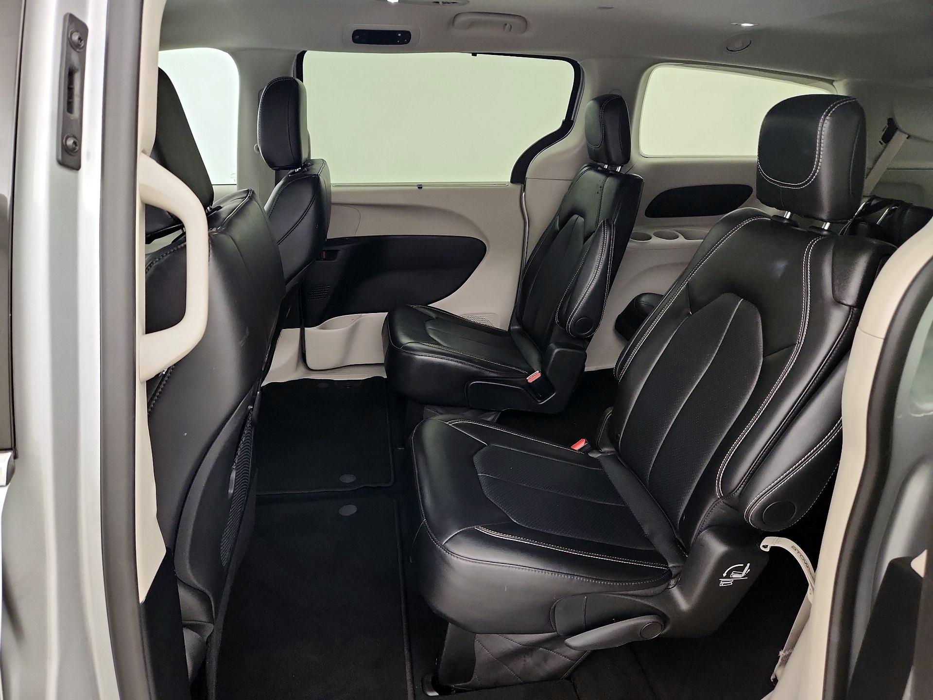 Thumbnail: 2024 Chrysler Pacifica - 19