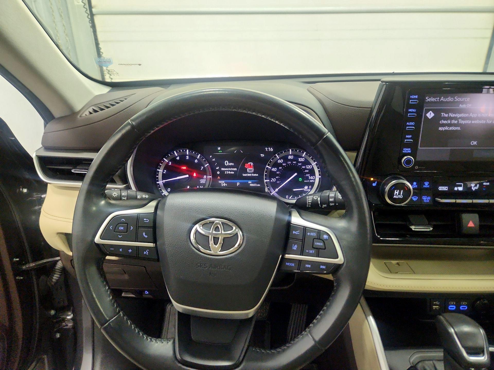 Thumbnail: 2022 Toyota Highlander - 10