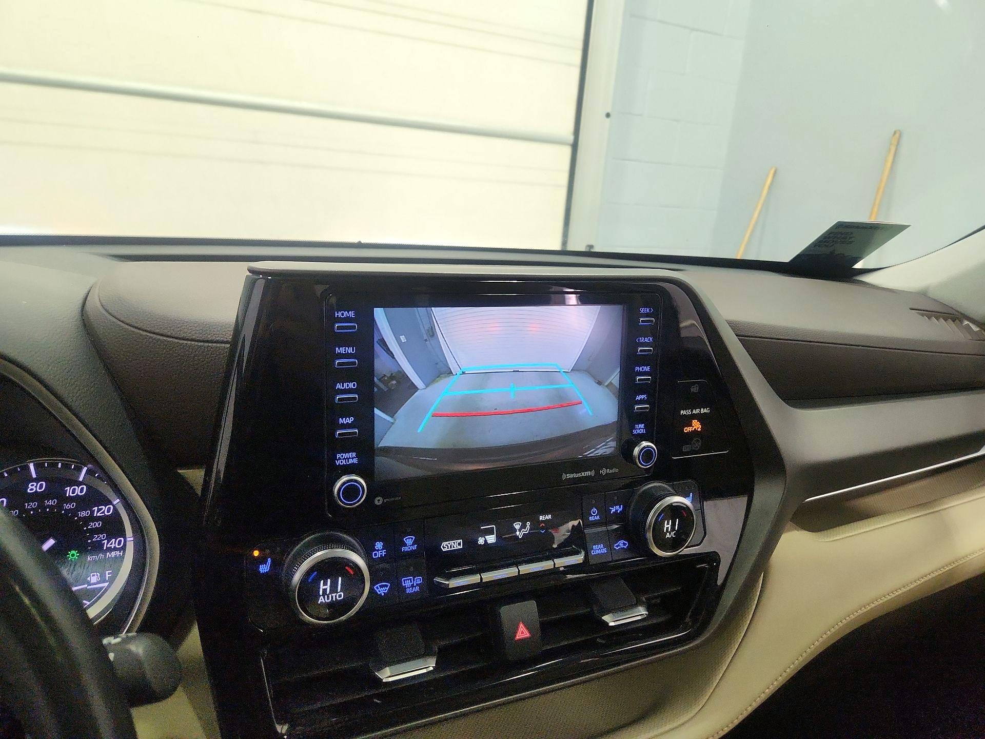 Thumbnail: 2022 Toyota Highlander - 14