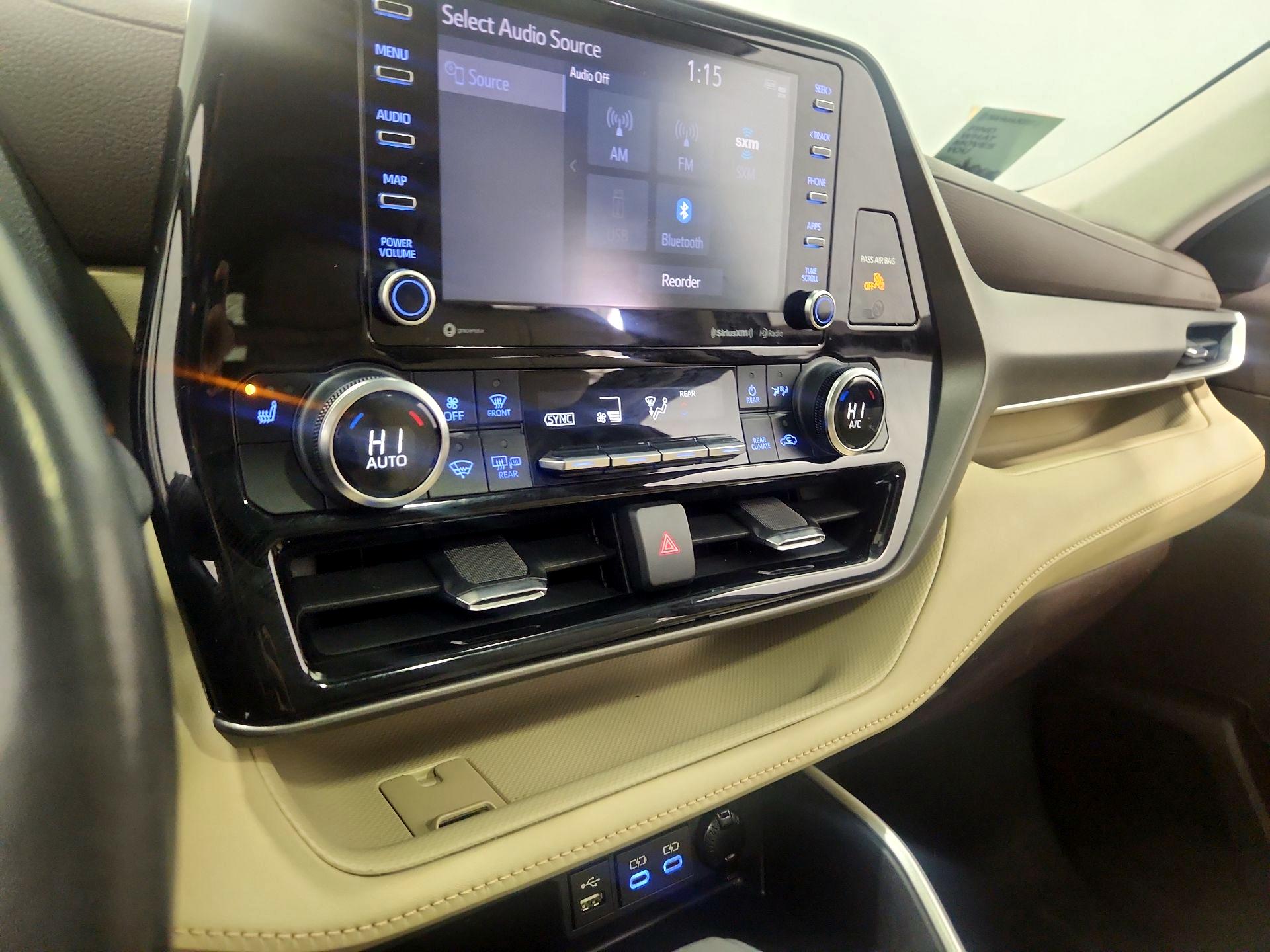 Thumbnail: 2022 Toyota Highlander - 16