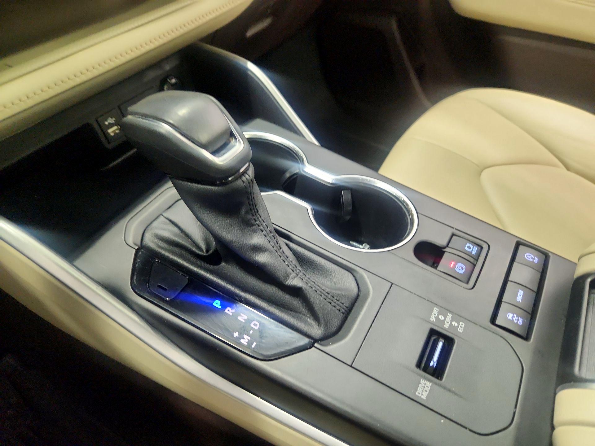 Thumbnail: 2022 Toyota Highlander - 17